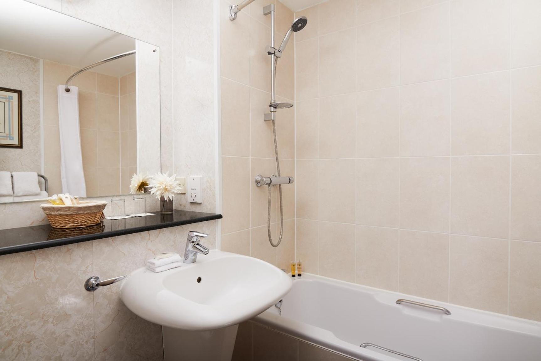 Standard Double Room — the supplier's photographs — photo 6