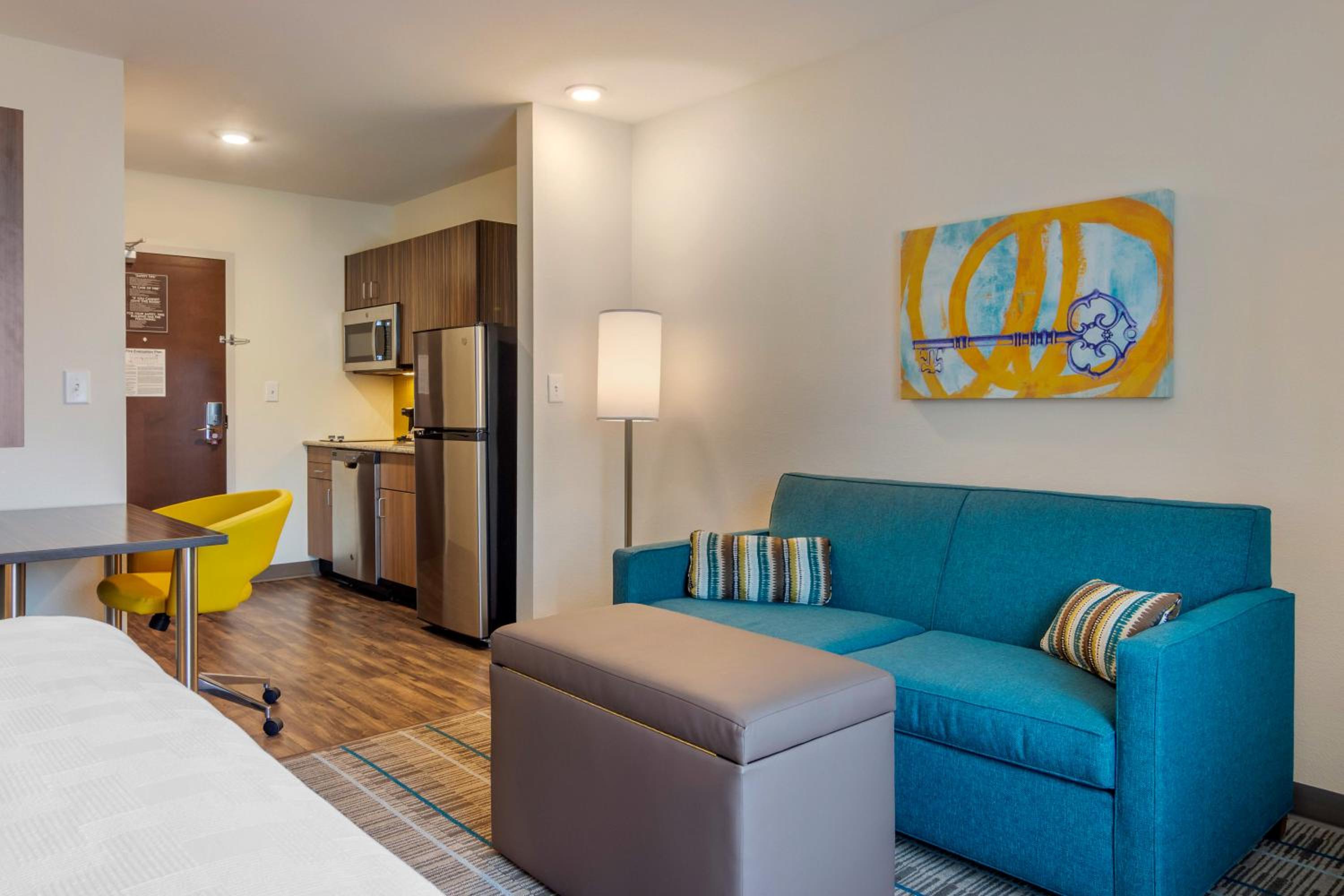 Efficiency King Suite with Hearing Accessible - Accessible/Non-Smoking photo 1
