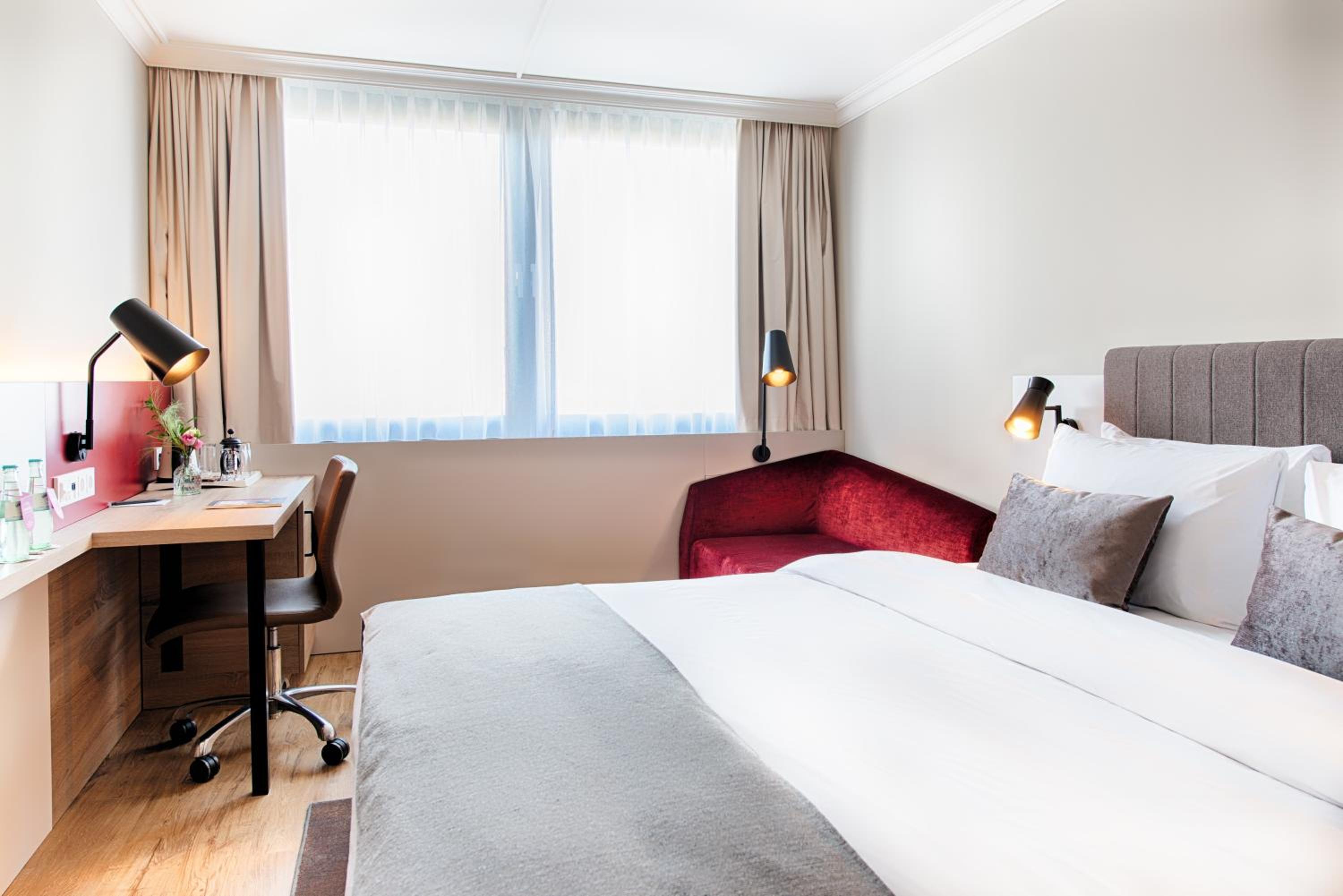 Standard Queen Room - Photo 5