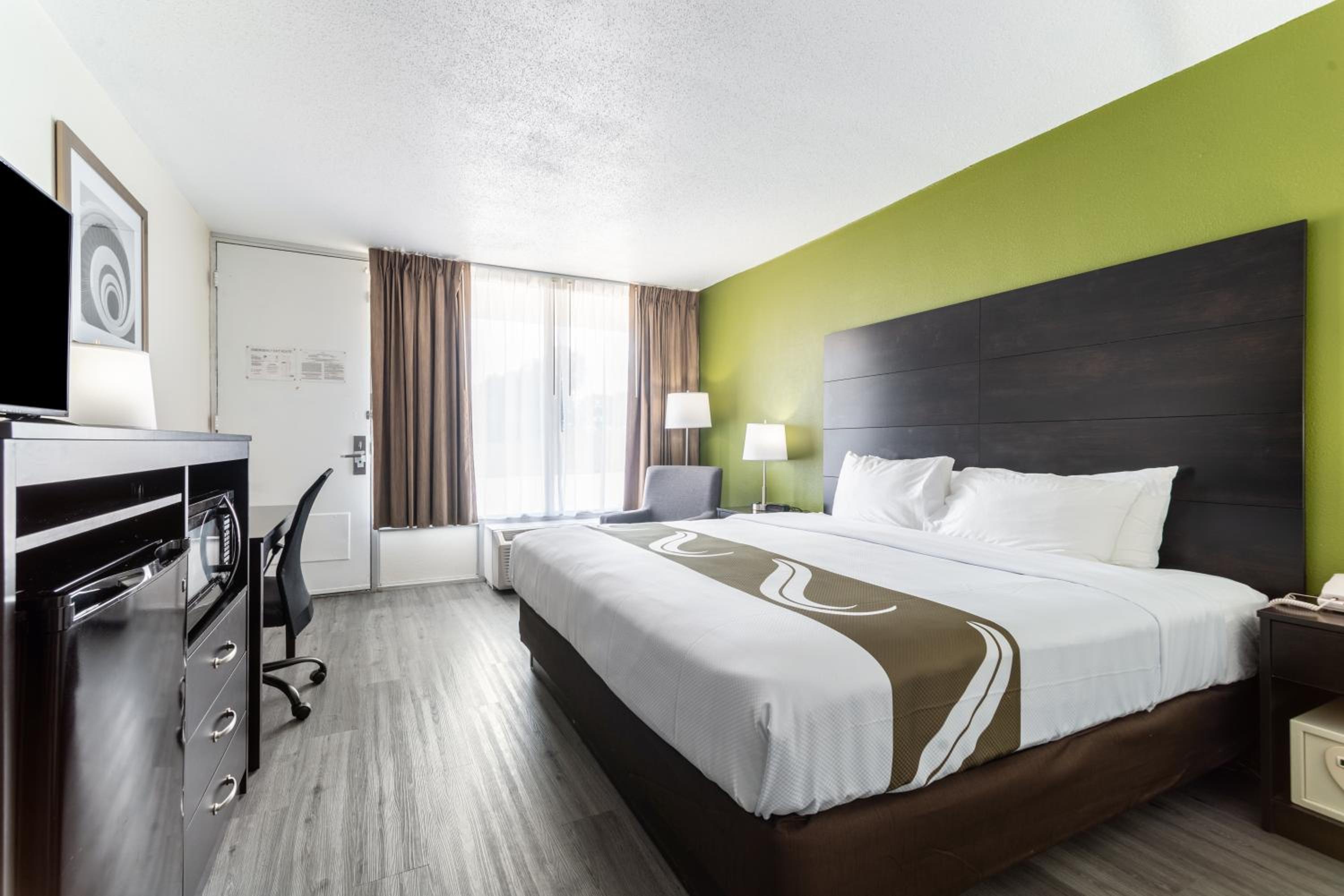 King Room - Disability Access - Photo 7