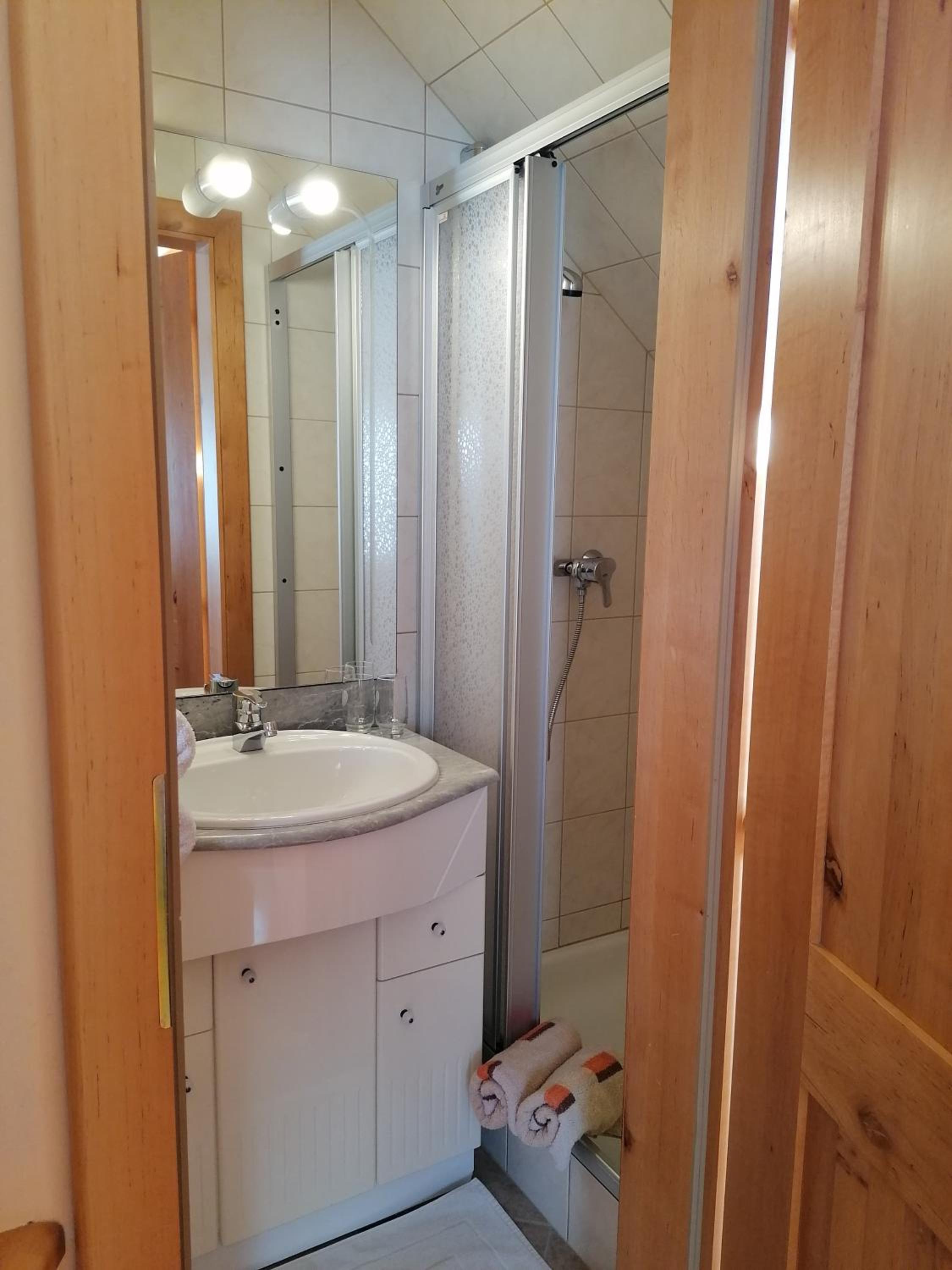 One-Bedroom Apartment - Photo 12