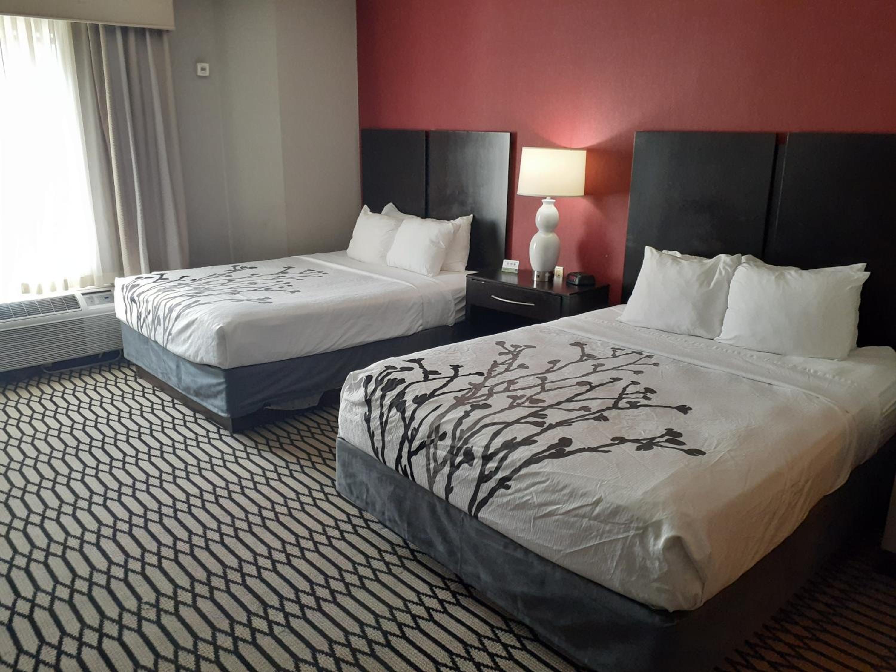 Queen Room With Two Queen Beds - Accessible/Non-Smoking  - Photo 1