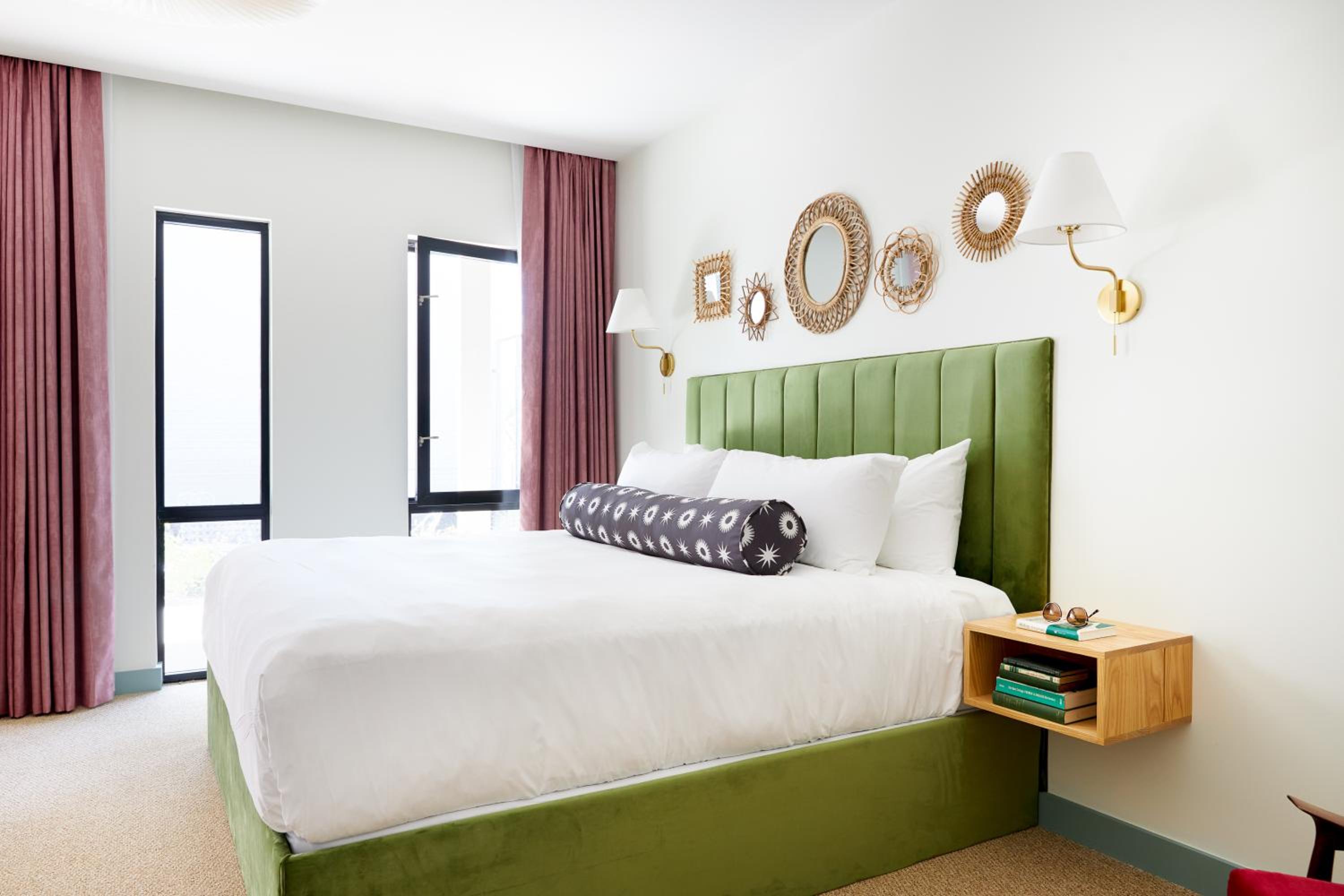 King Room with Garden View - Photo 3