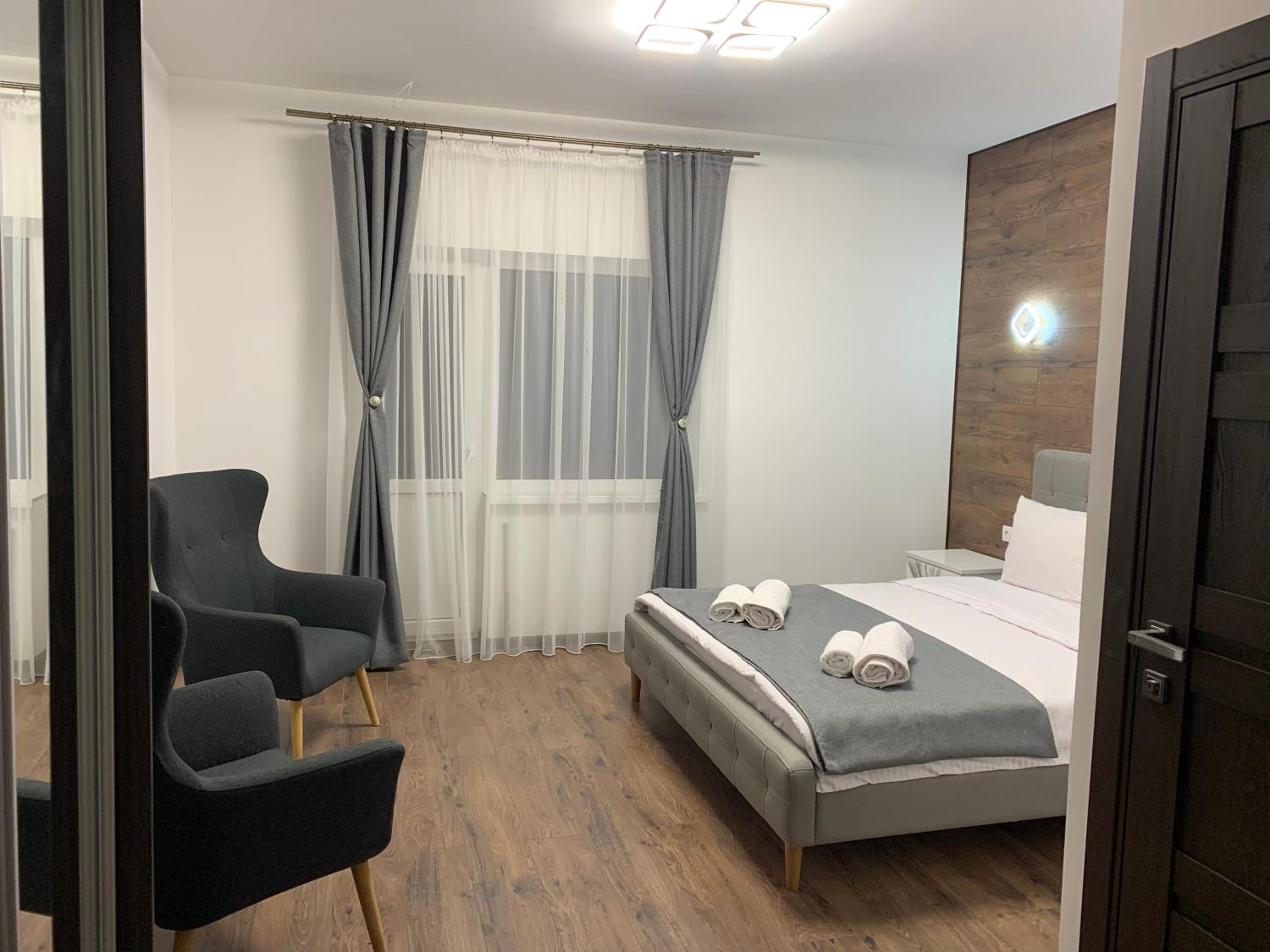 Large Double Room photo 1
