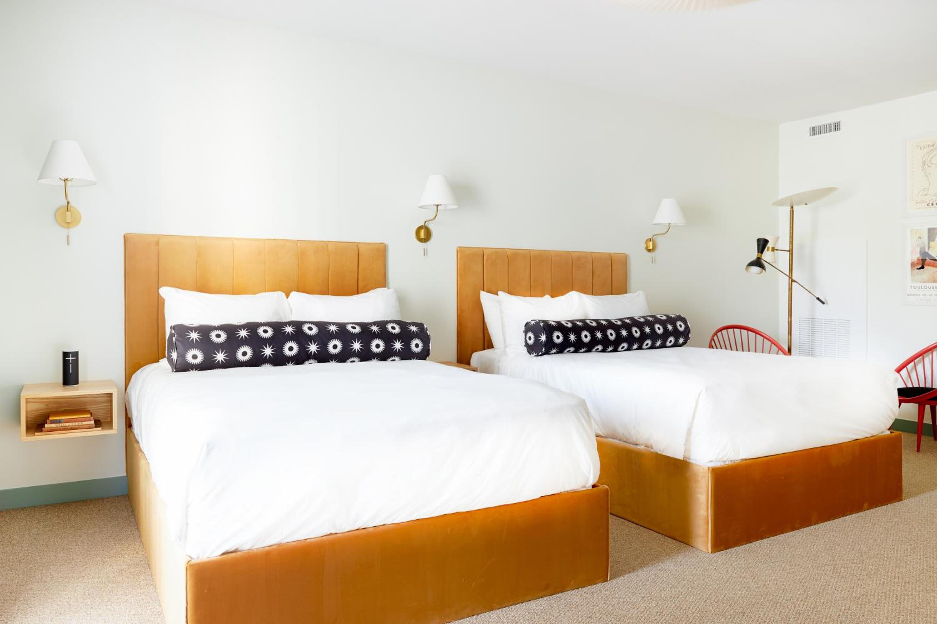 Queen Room with Garden View - Photo 2