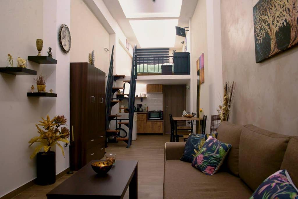 One-Bedroom Apartment - Photo 1