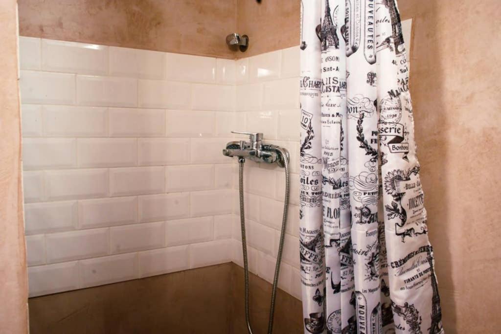 One-Bedroom Apartment - Photo 16