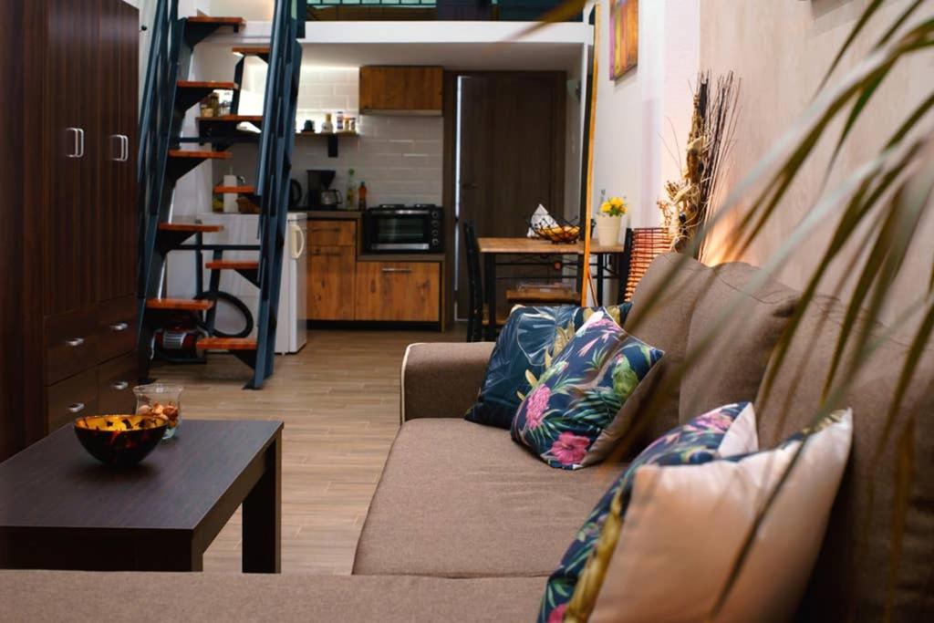 One-Bedroom Apartment - Photo 38
