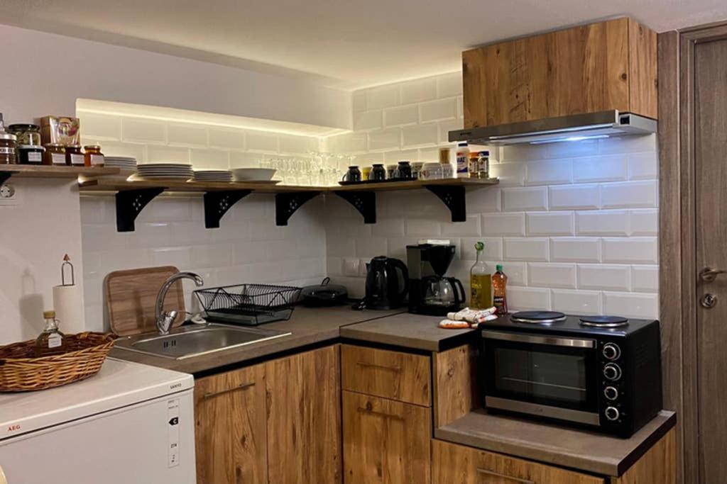 One-Bedroom Apartment - Photo 13