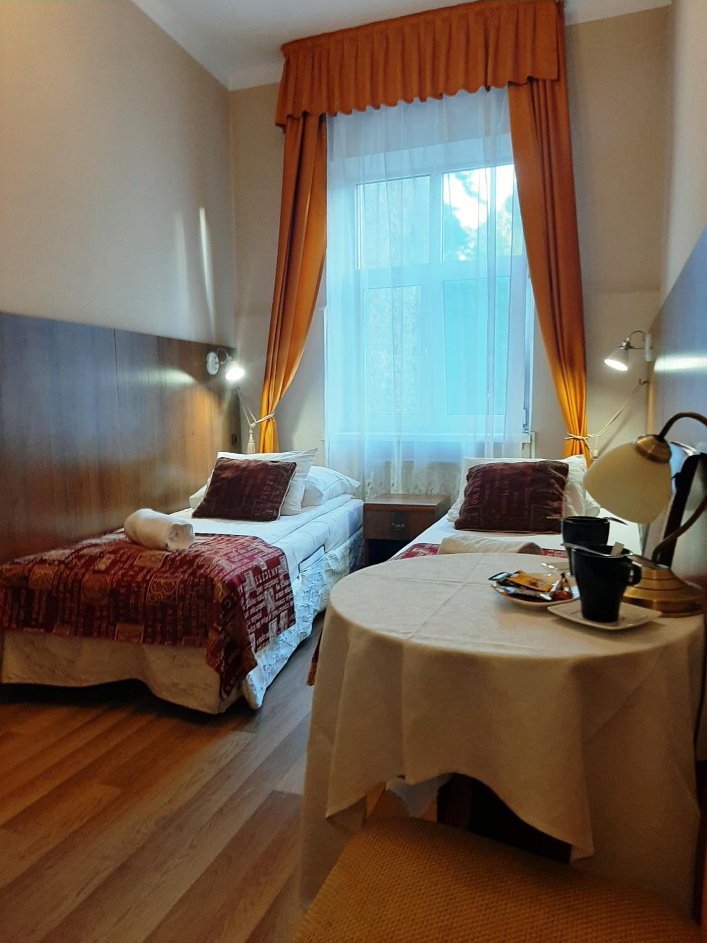 Double Room with Private Bathroom - Photo 1