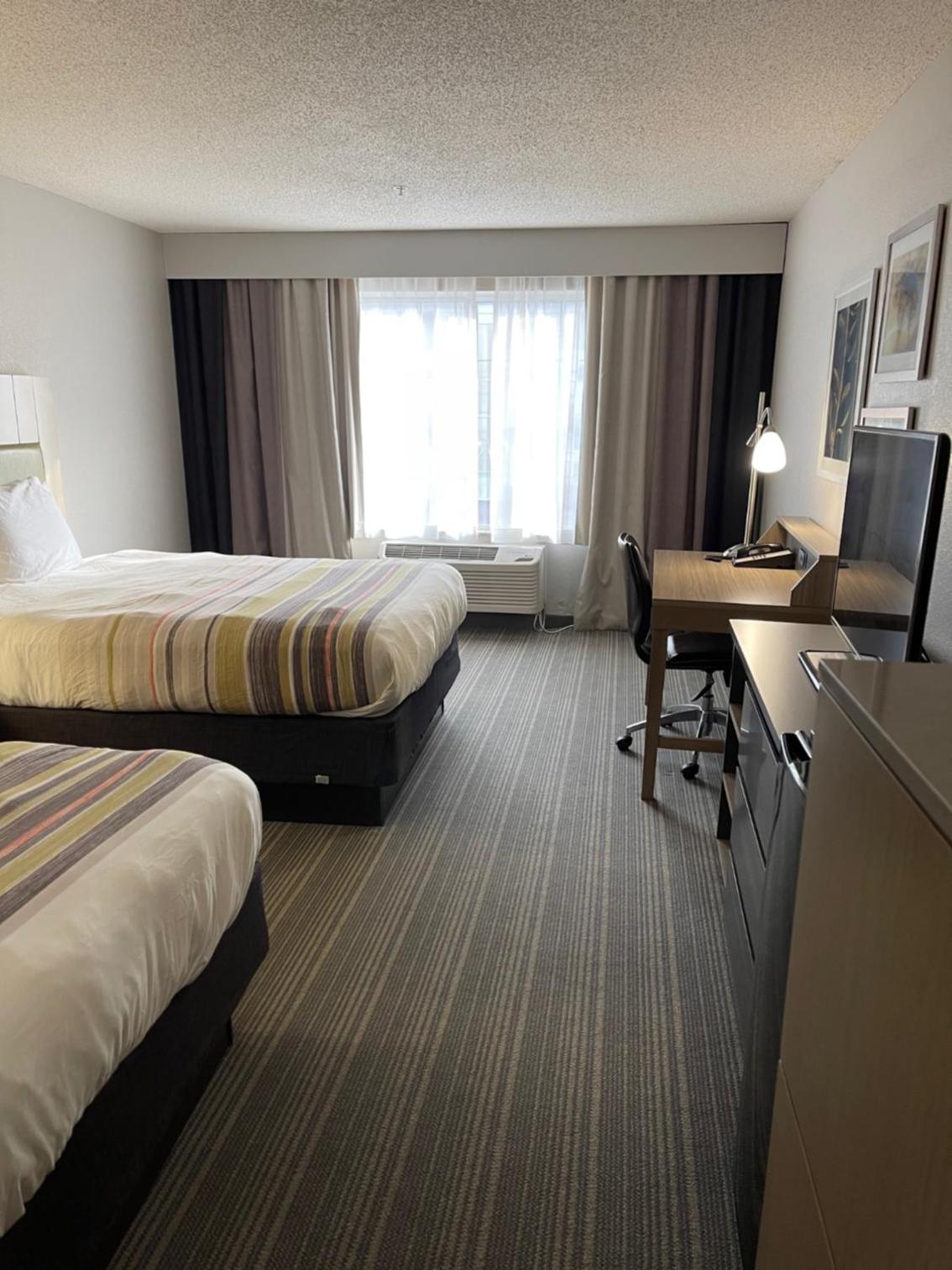 Queen Room with Two Queen Beds - Photo 1