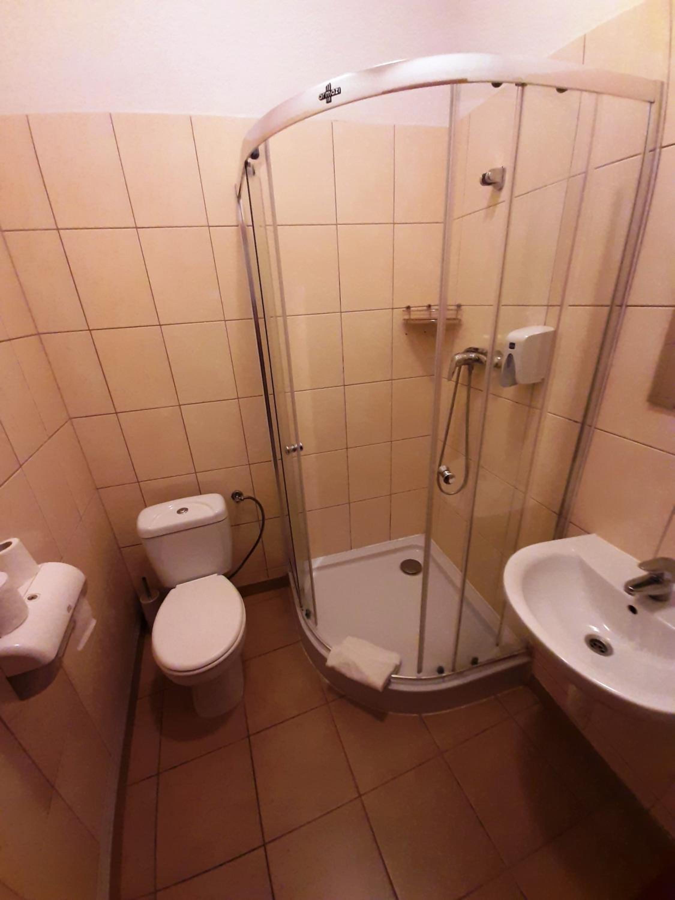 Double Room with Private Bathroom - Photo 6