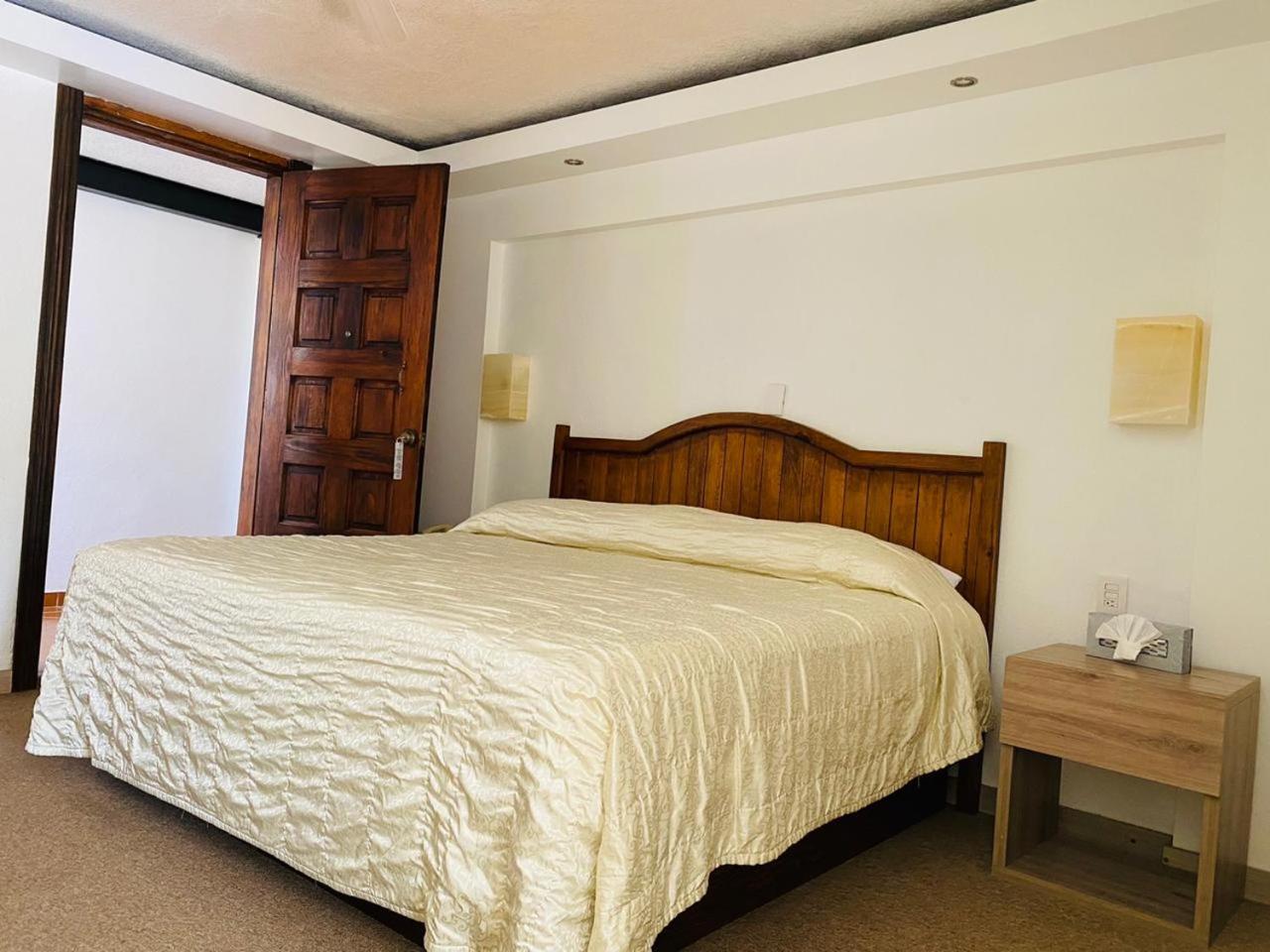 Double Room - Photo 12