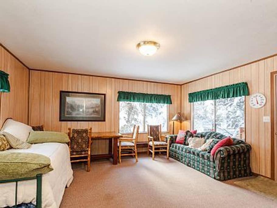 Bungalow photo 2