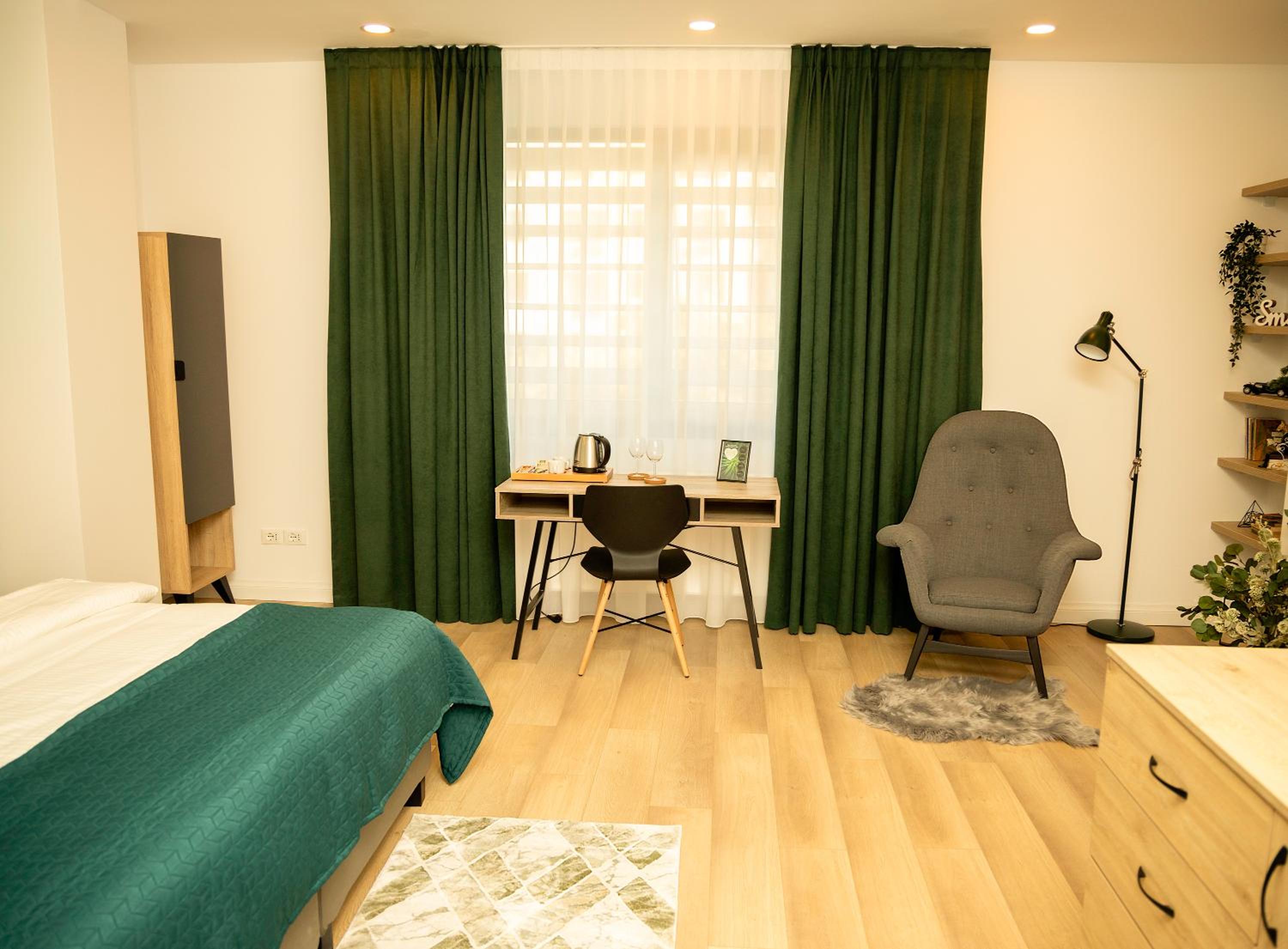 Deluxe Double or Twin Room - Photo 14