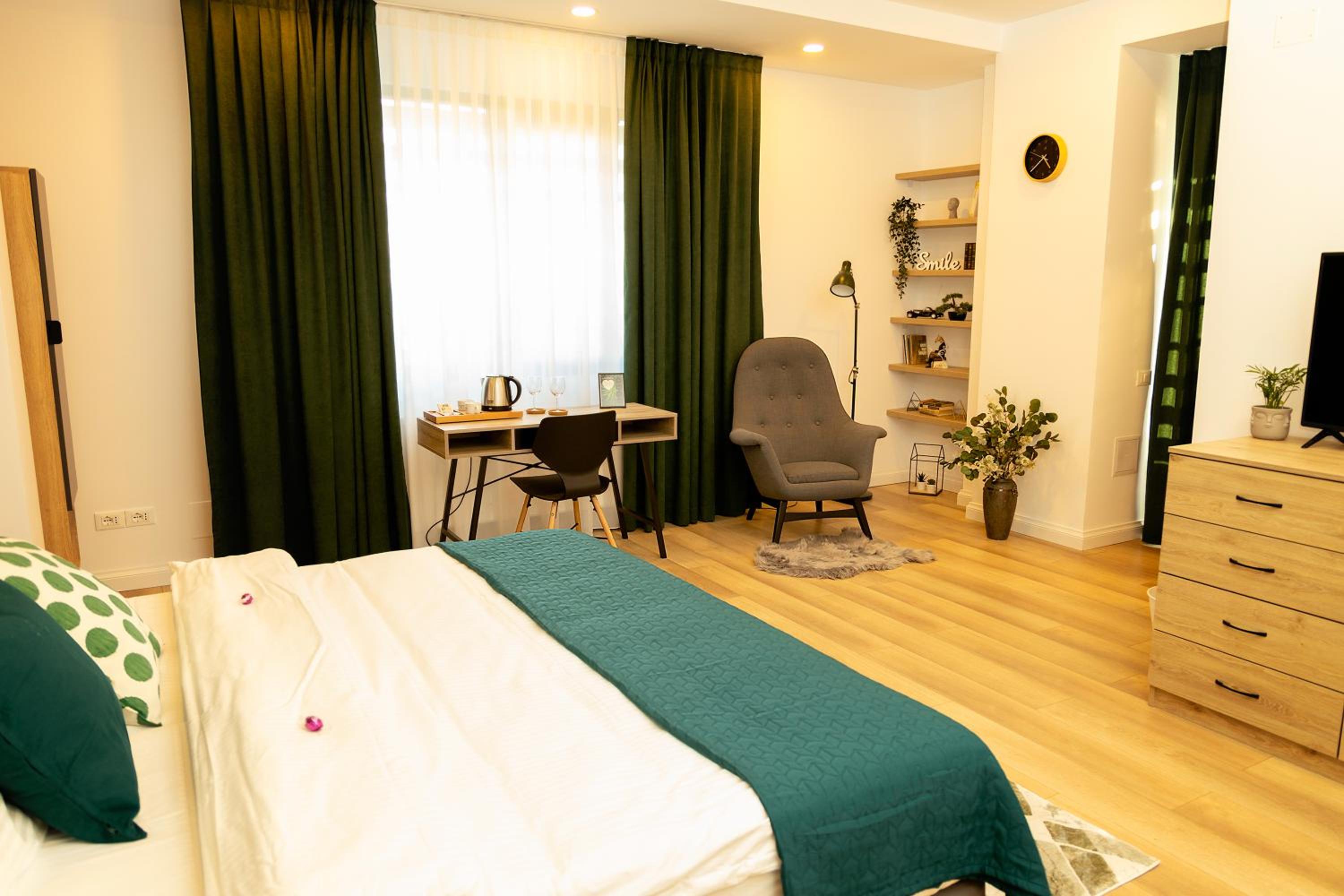 Deluxe Double or Twin Room - Photo 2