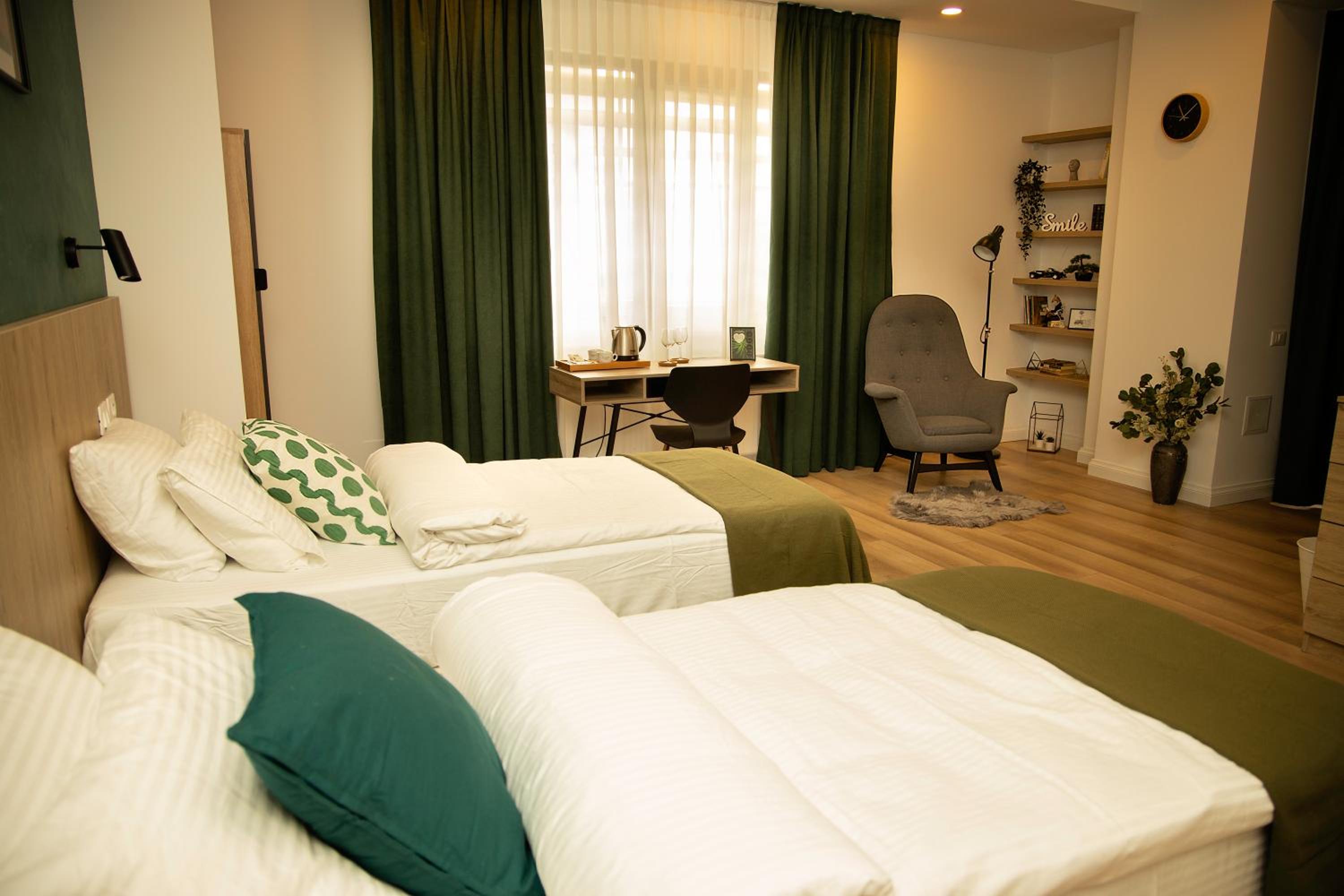 Deluxe Double or Twin Room - Photo 4
