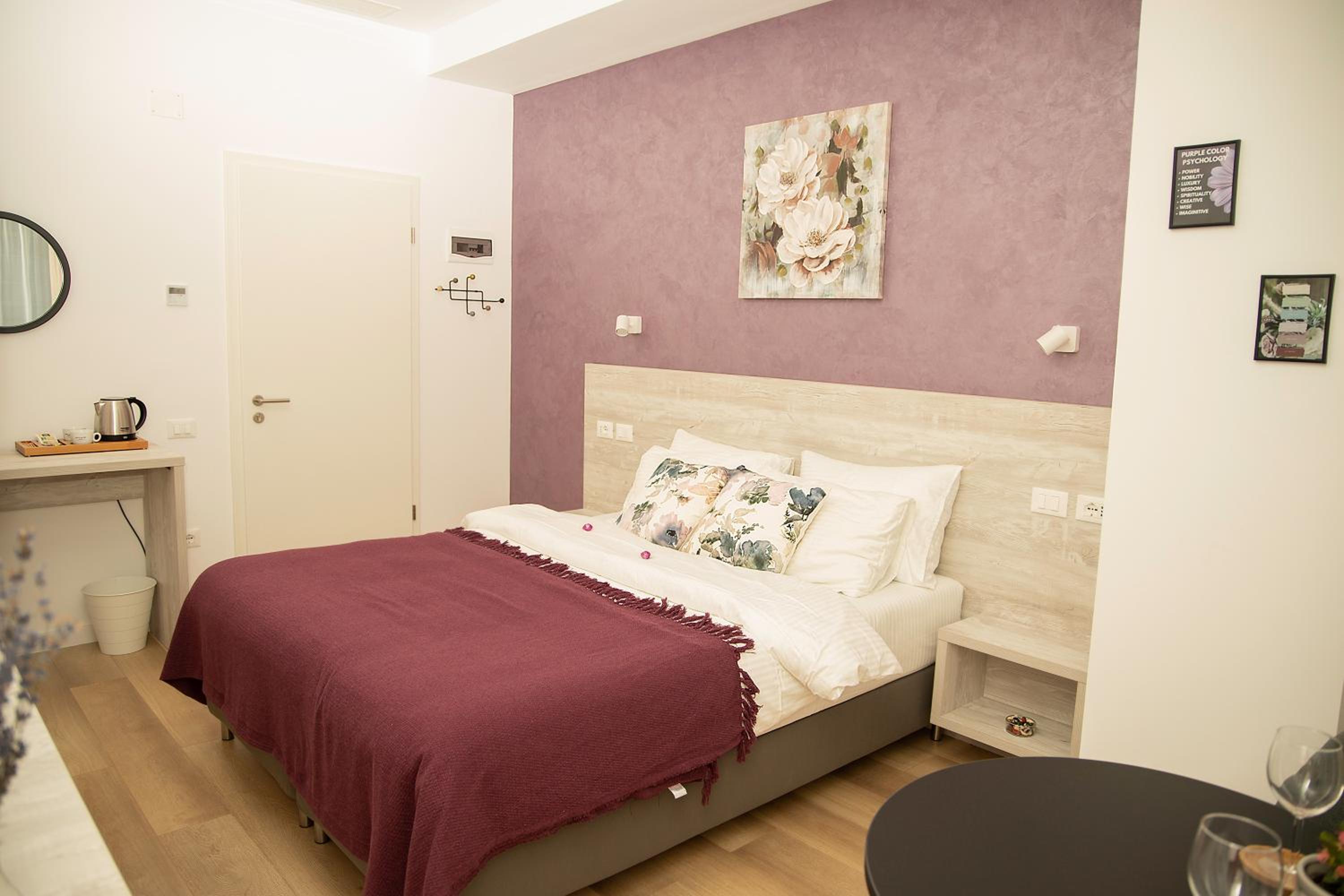 Standard Double Room - Photo 19