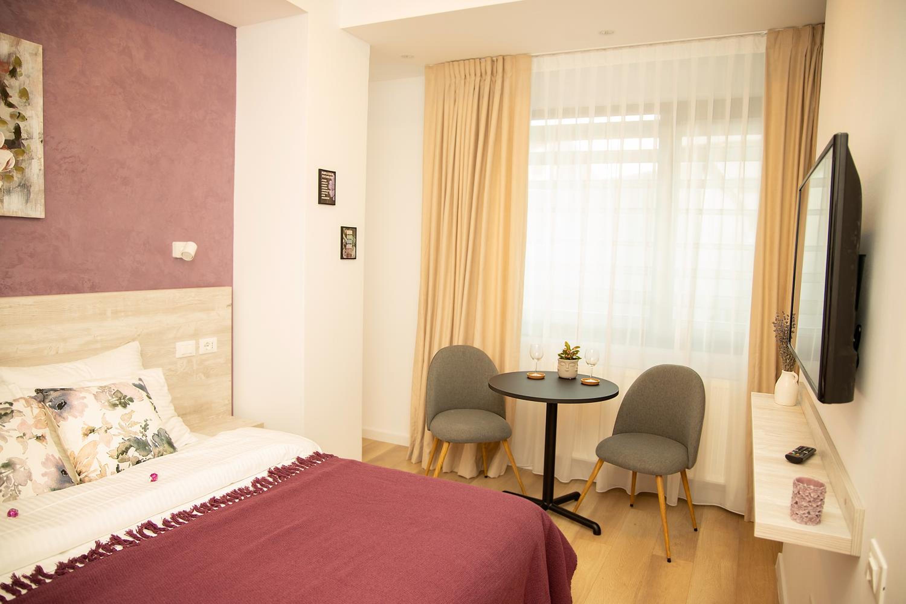 Standard Double Room - Photo 2