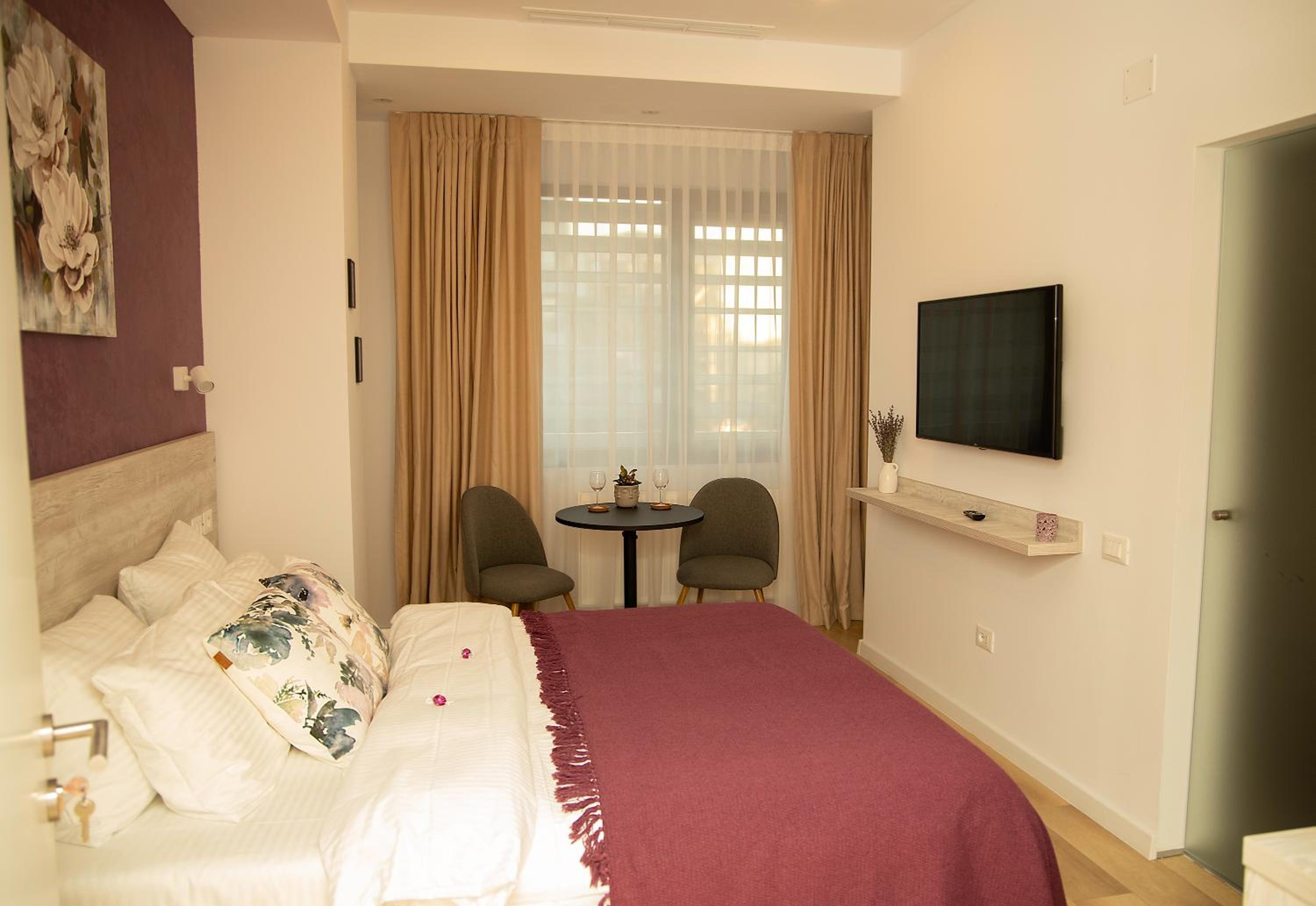 Standard Double Room - Photo 3