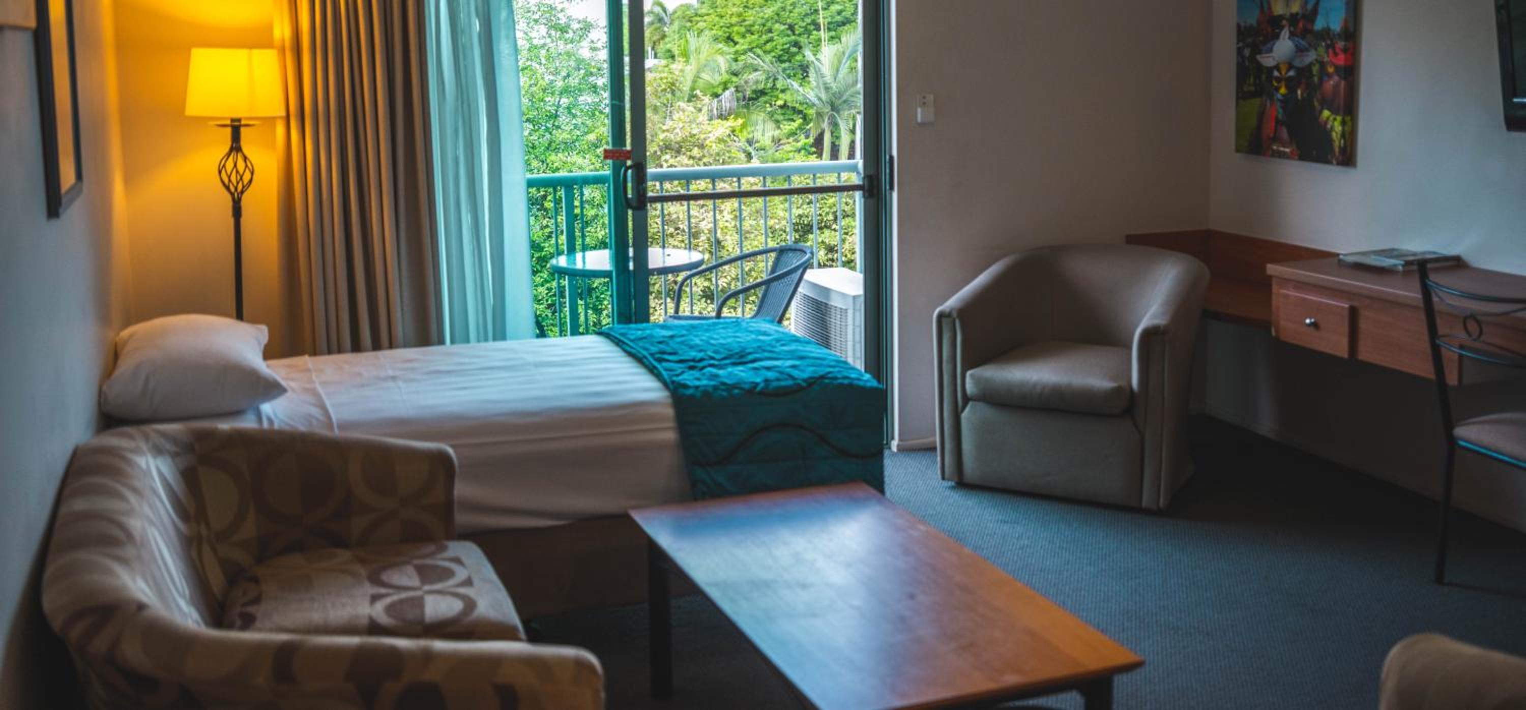 1 Bedroom Studio - Photo 3