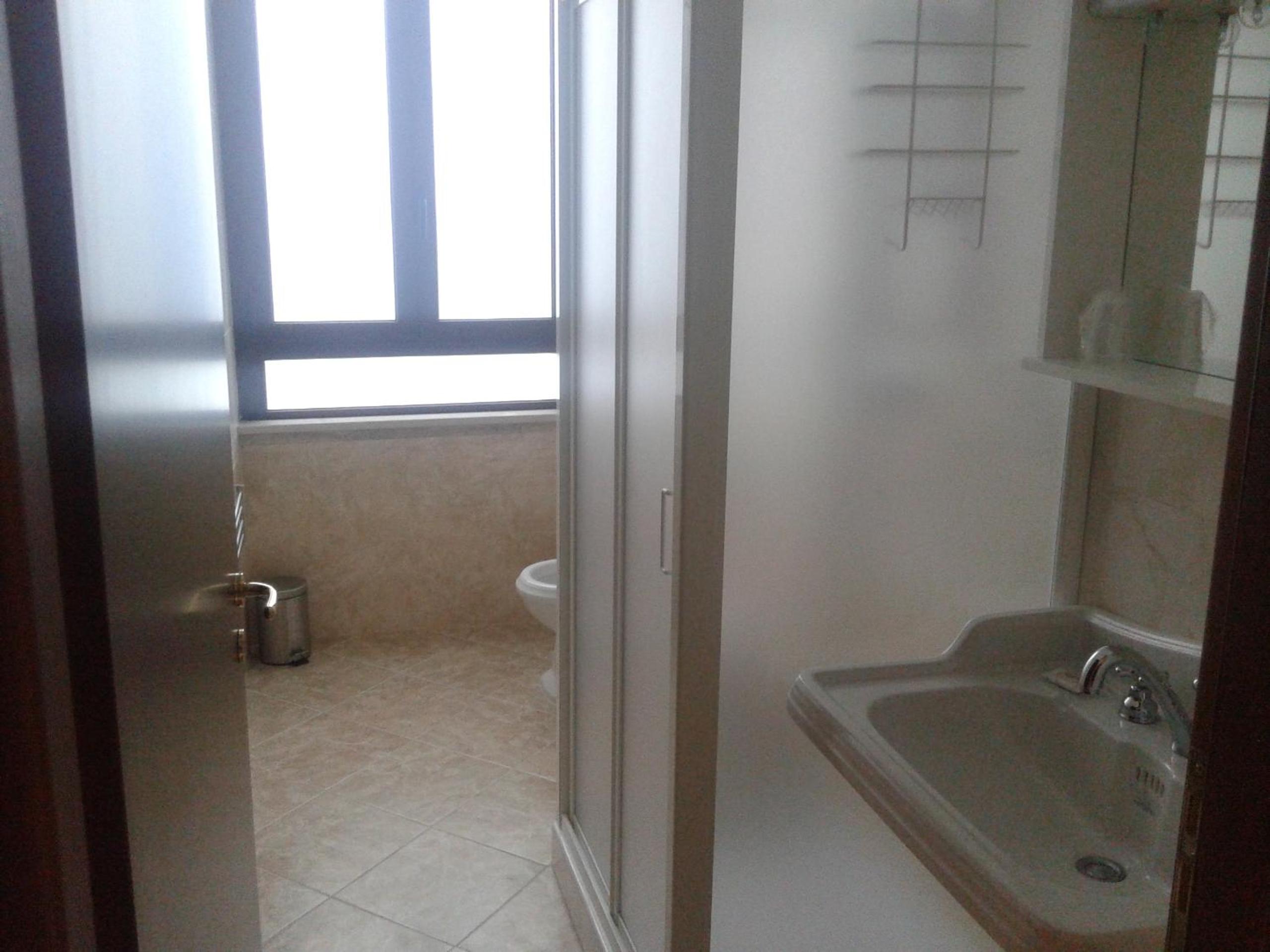 Twin Room - Photo 5