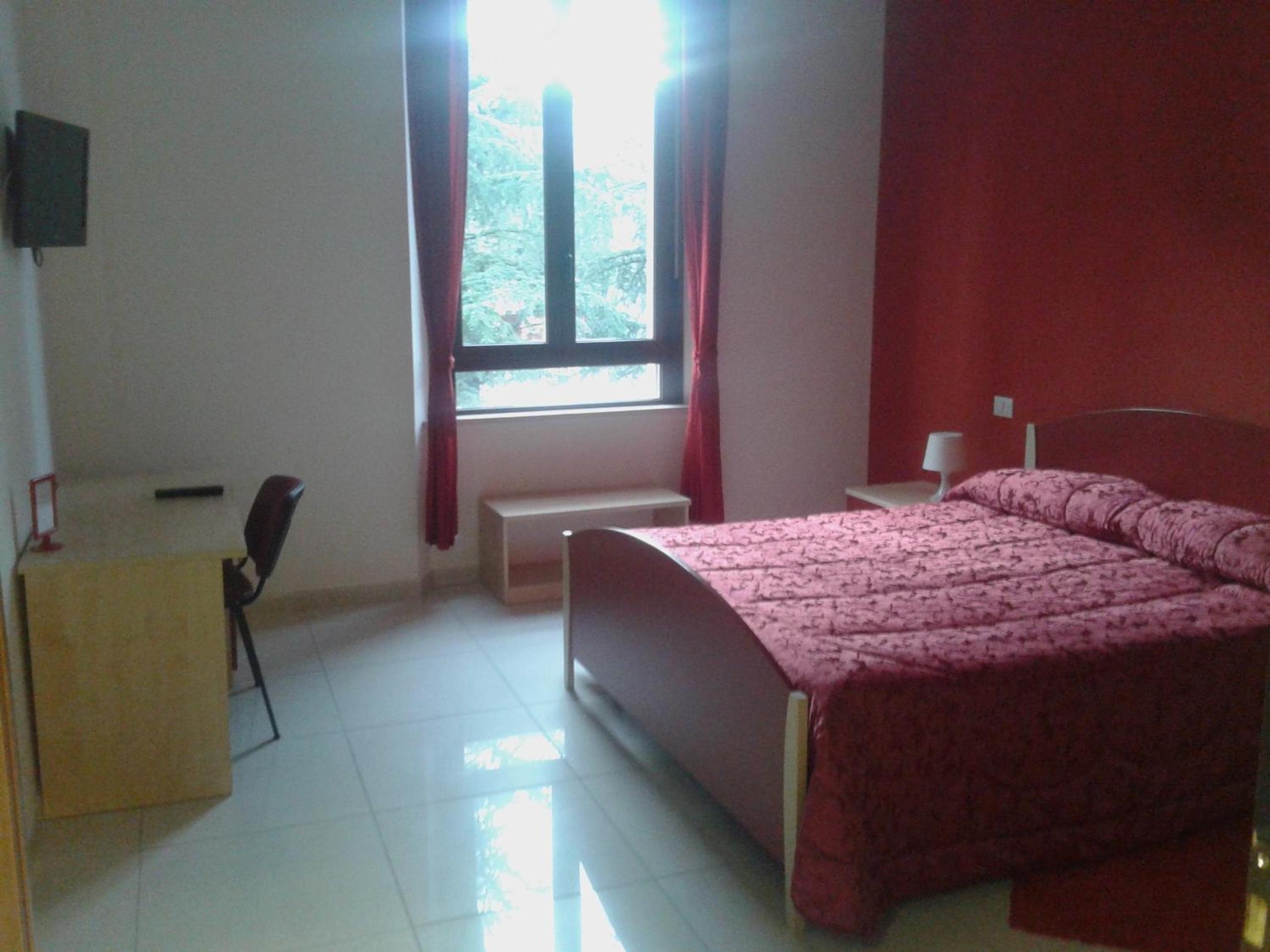 Double Room - Photo 6