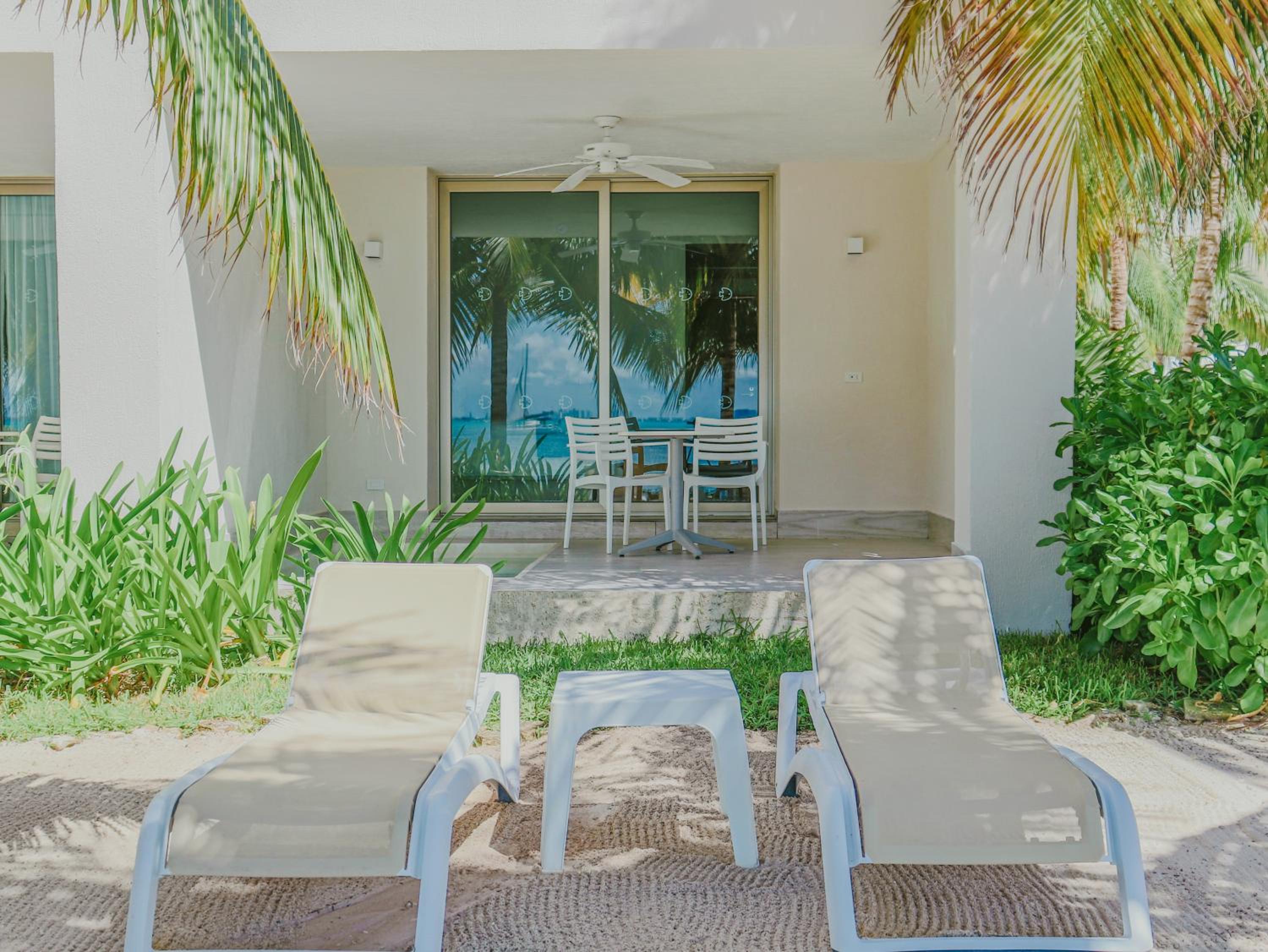 Superior Ocean Front with Plunge Pool