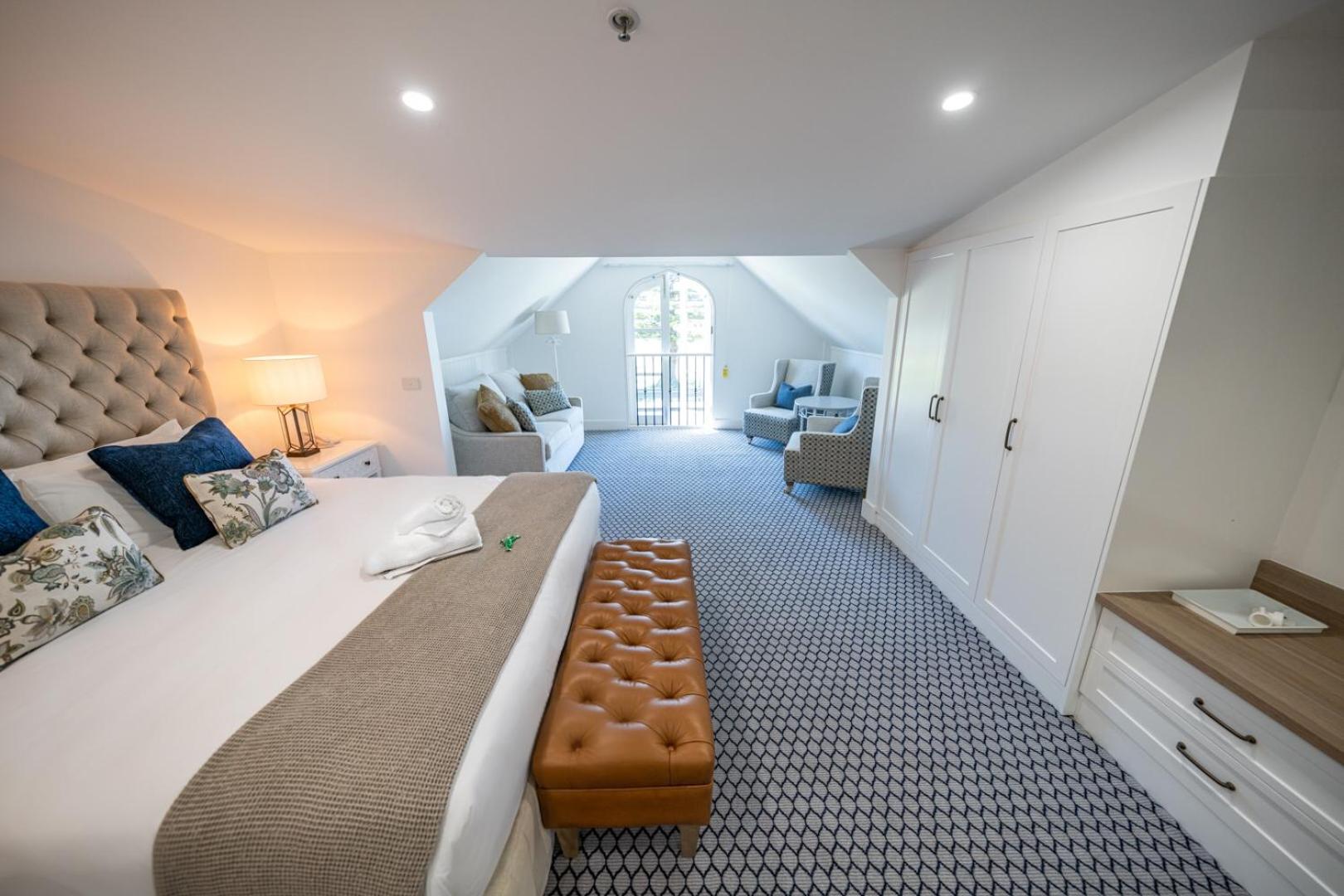 Deluxe Suite with Kitchenette and Ocean View - Photo 9