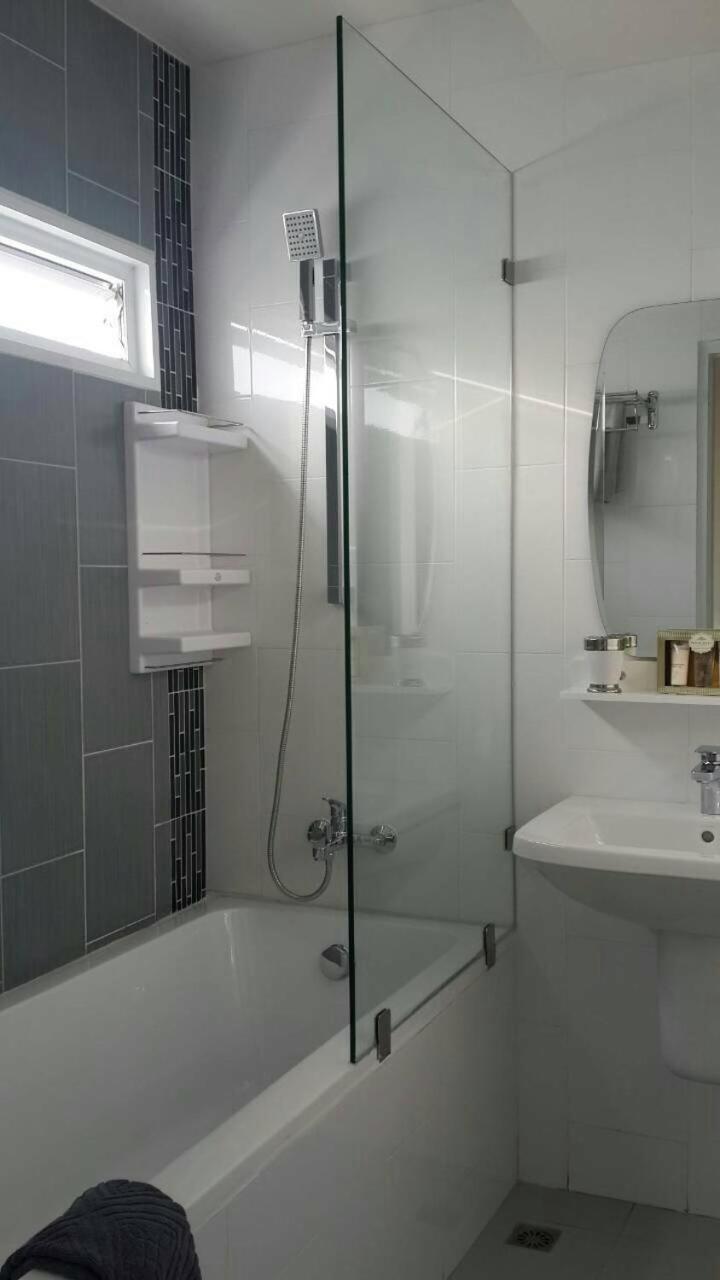 Small Single Room photo 1