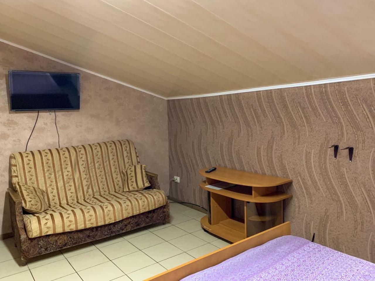 Double Room with Shared Bathroom photo 3
