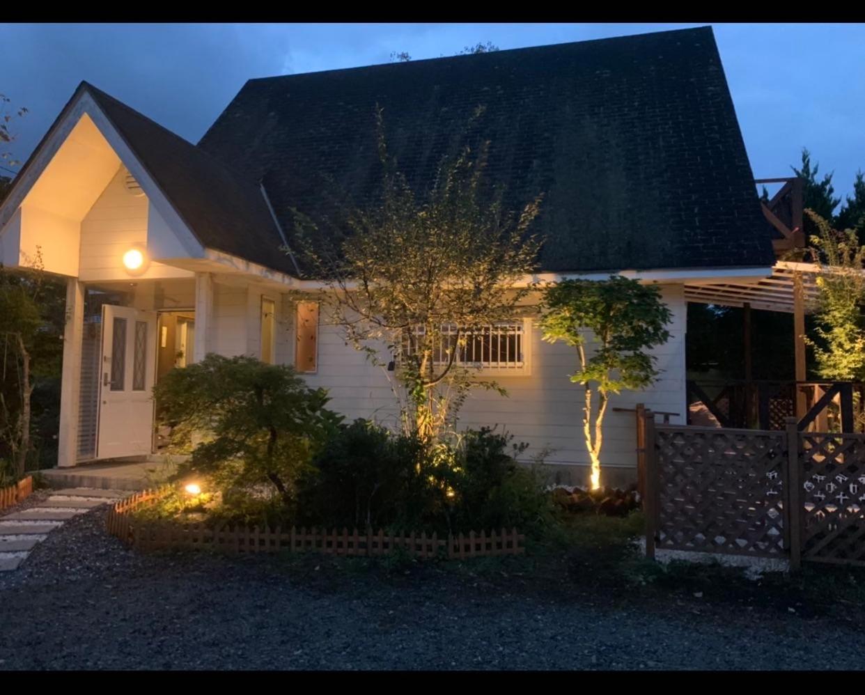Three-Bedroom Villa - Photo 2
