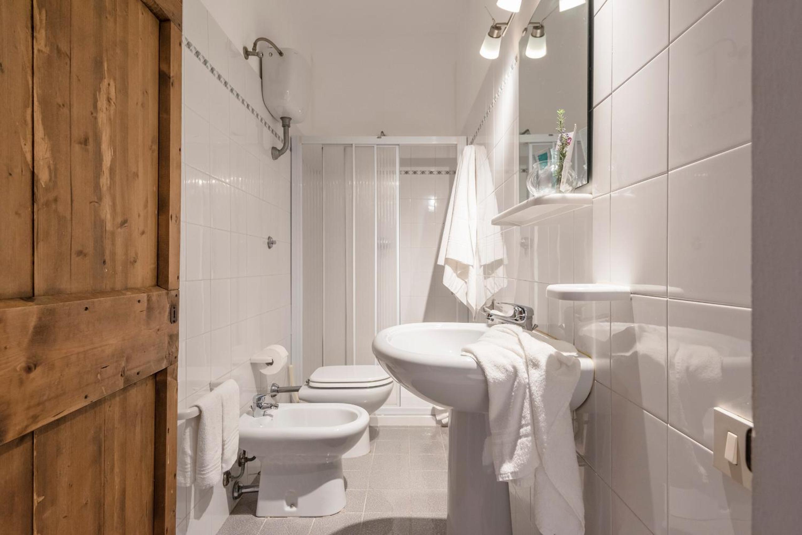 One-Bedroom Apartment - Photo 4