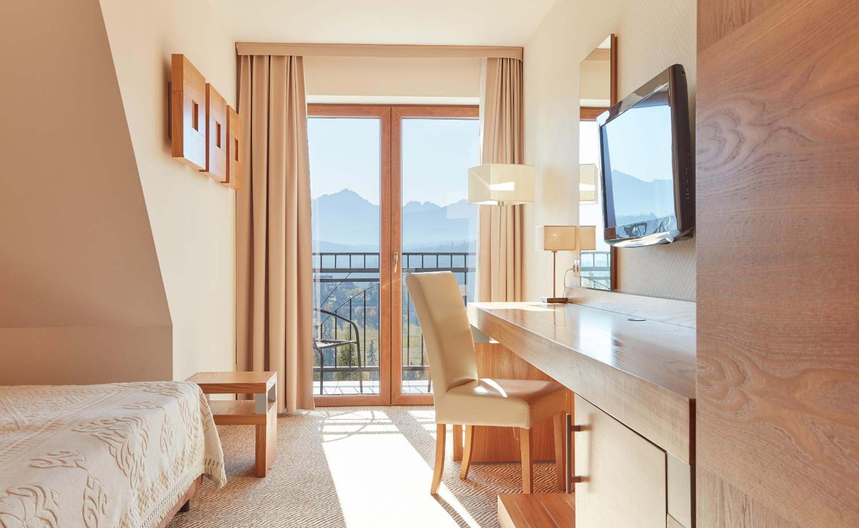Double Room with Mountain View - Photo 12