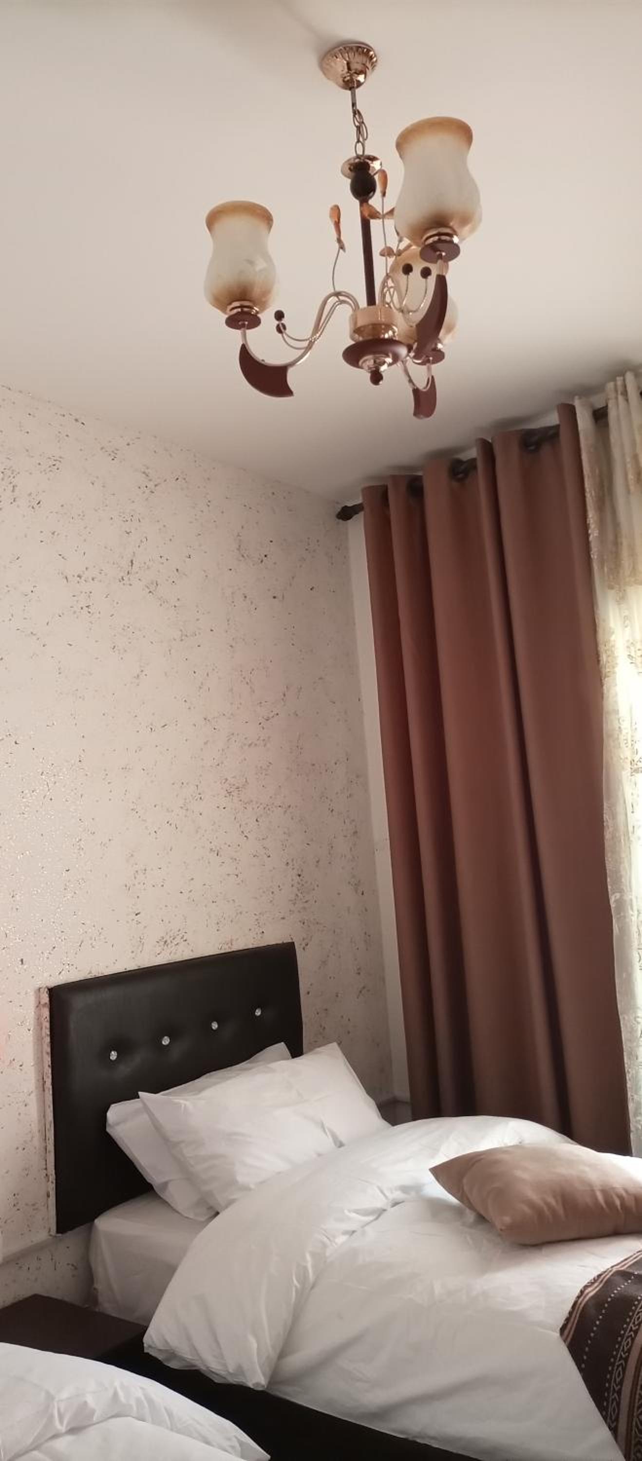 Budget Double Room - Photo 11