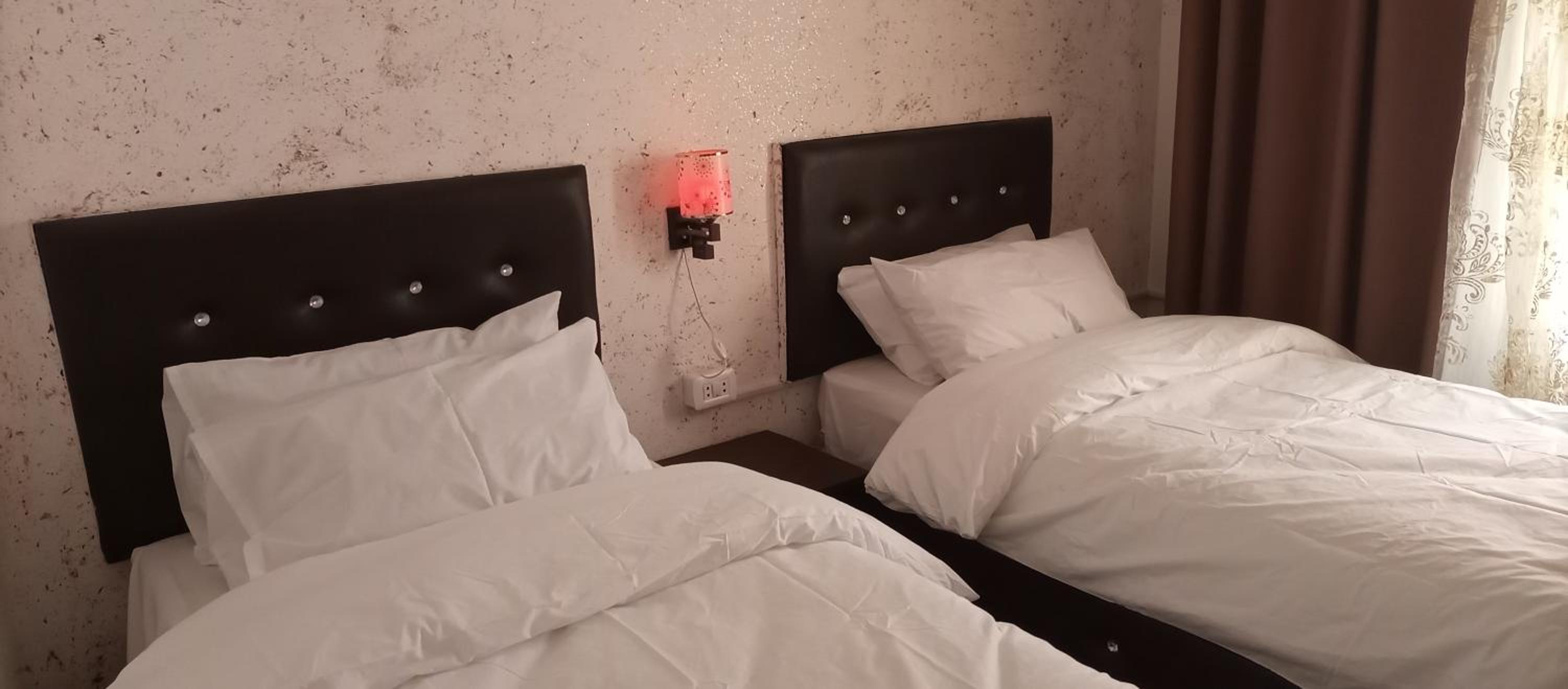 Budget Double Room - Photo 18