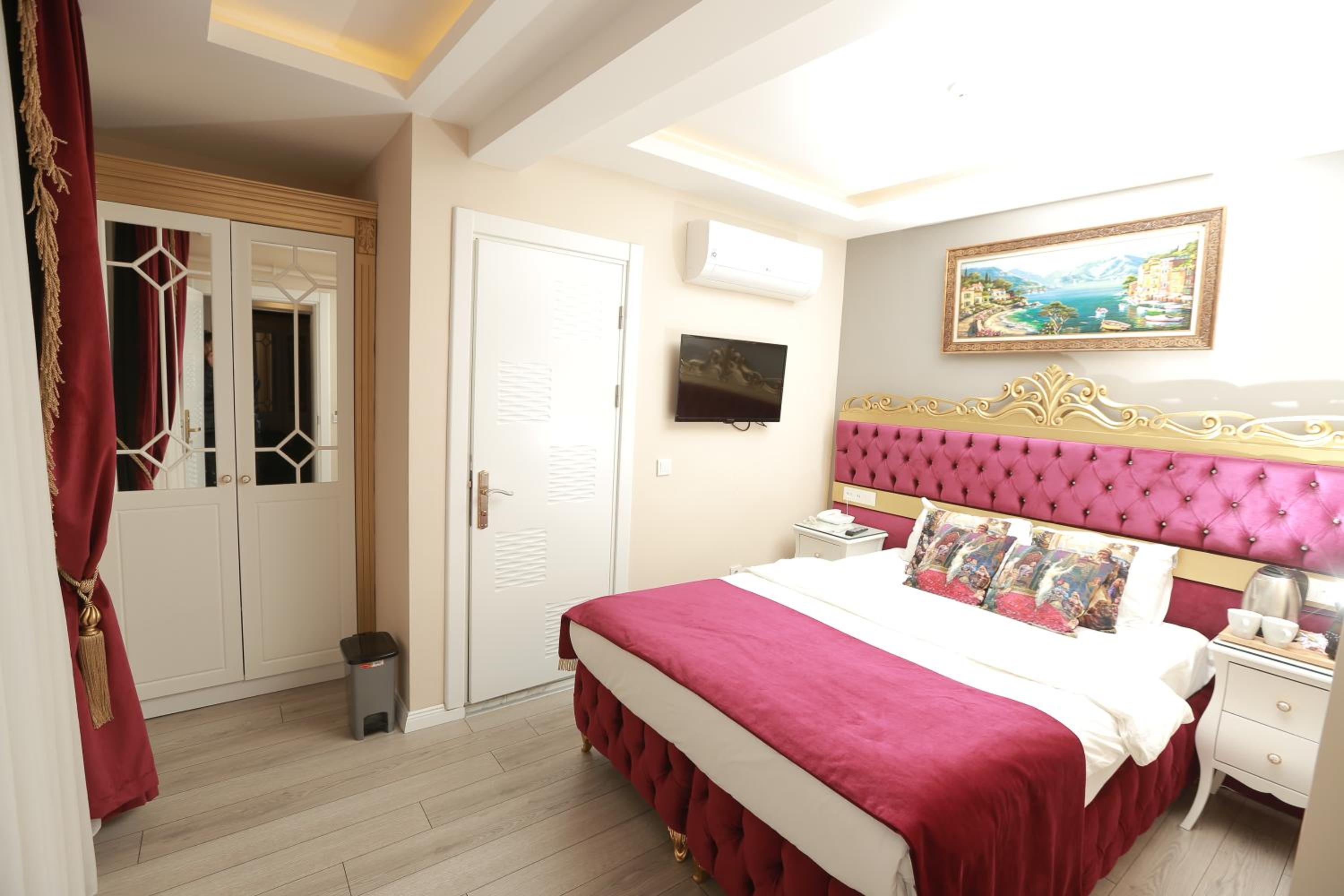 Standard Double Room photo 3