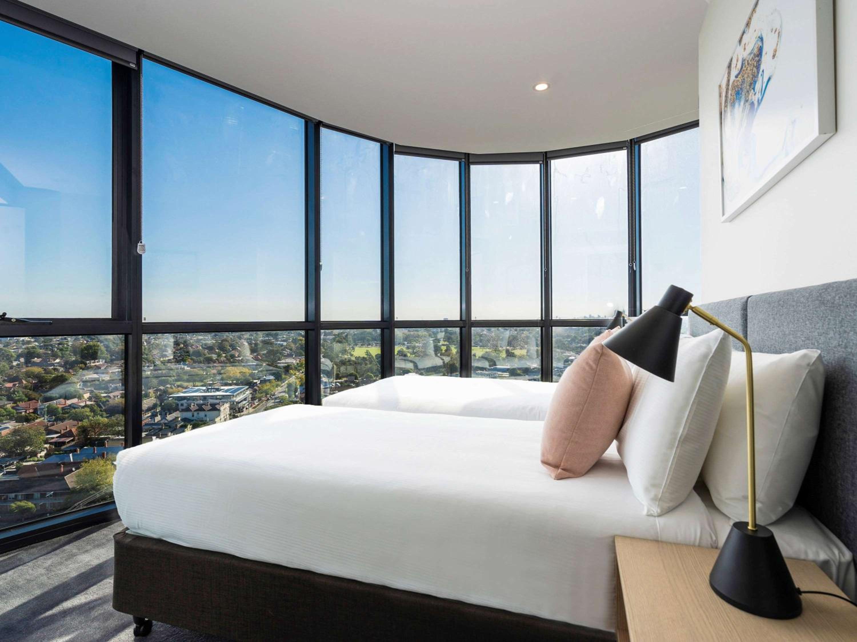 Three-Bedroom Apartment with View thumbnail 6