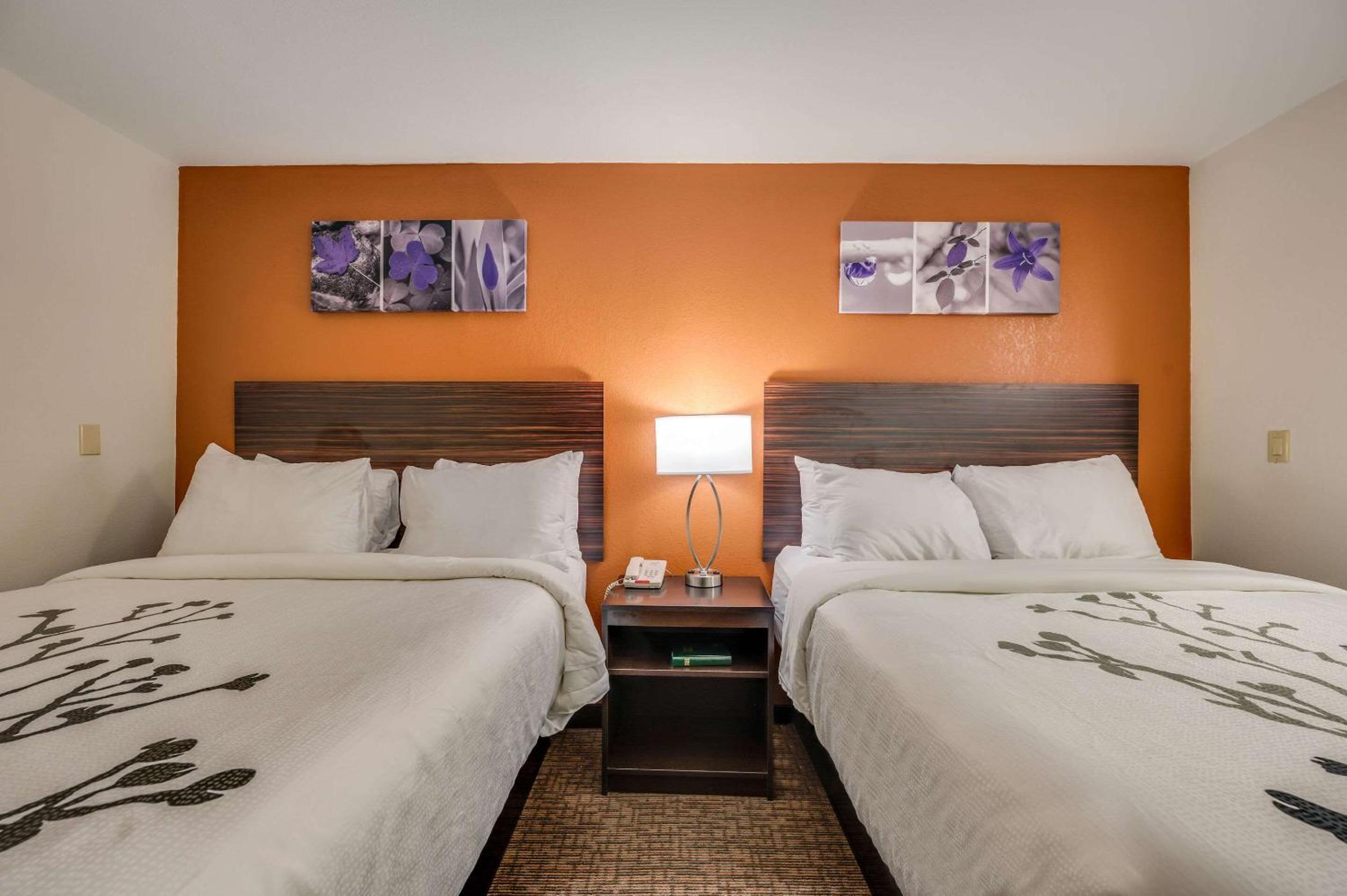 Queen Room with Two Queen Beds - Accessible/Non-Smoking  - Photo 1