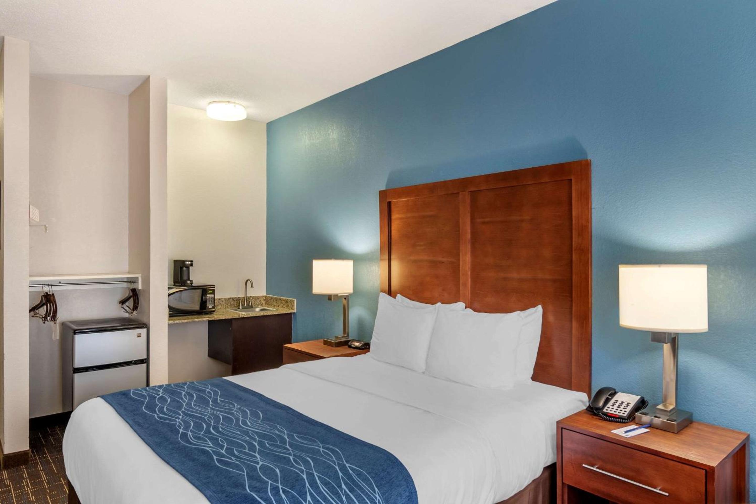 Queen Room - Disability Access - Photo 2