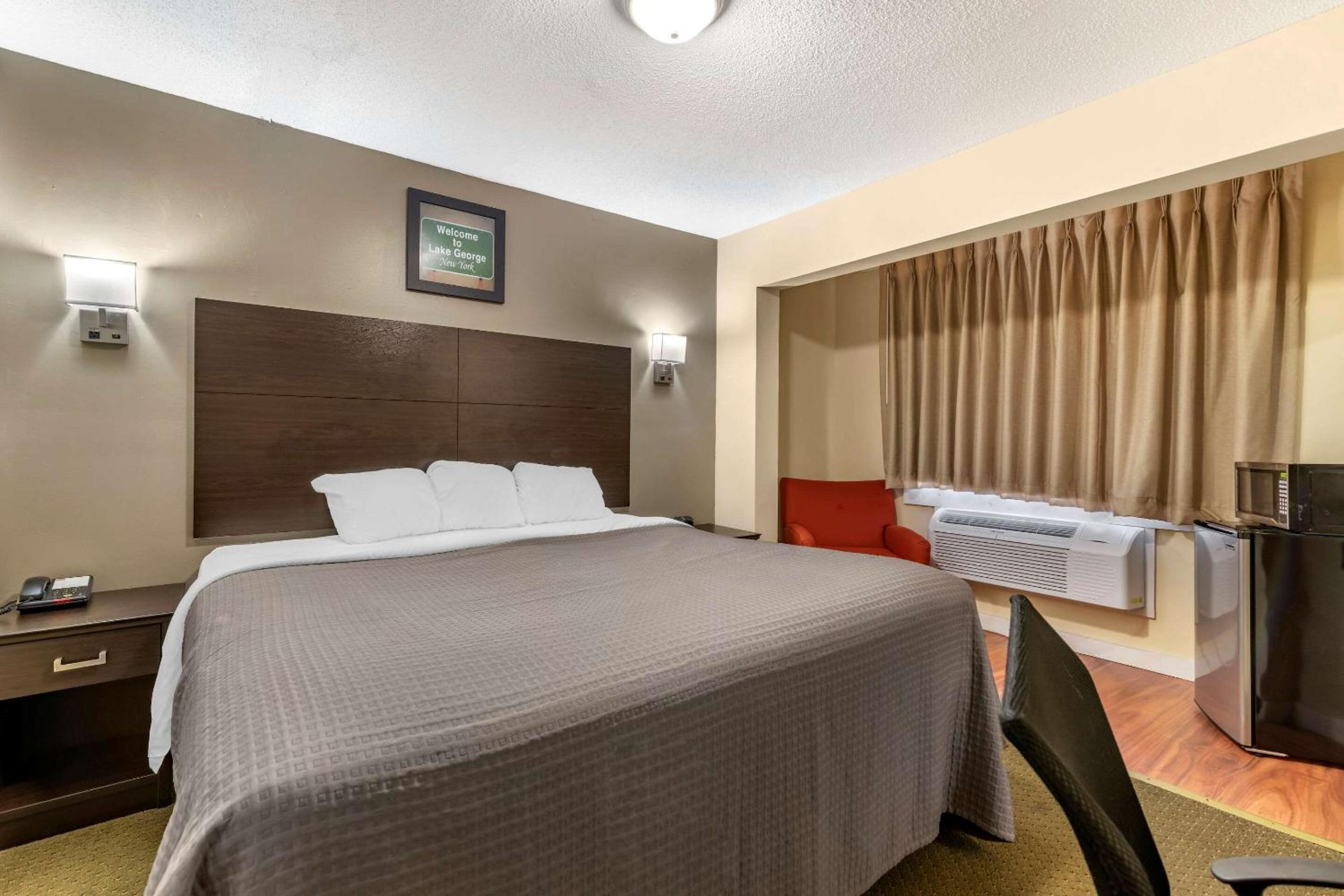 King Room - Non-Smoking photo 2