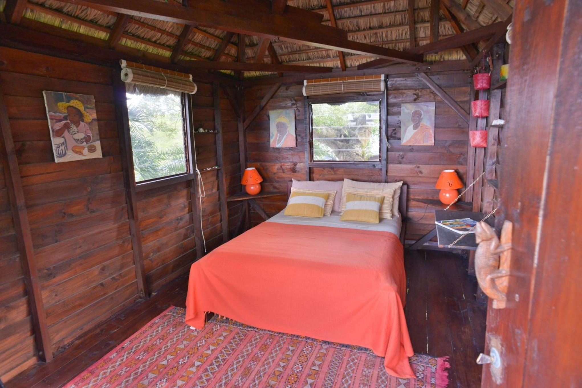Tree Hut photo 1