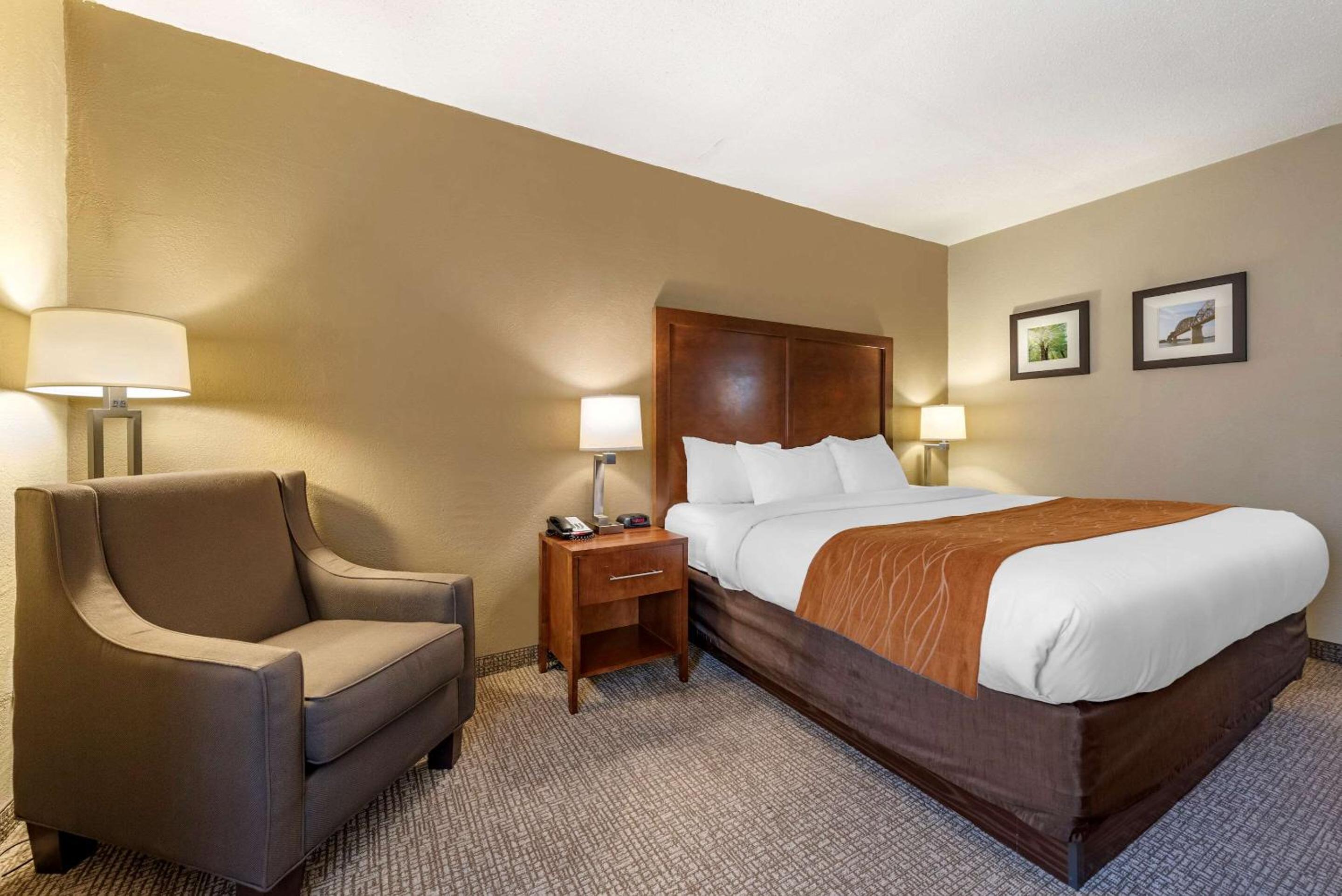 King Room - Non-Smoking - Photo 1