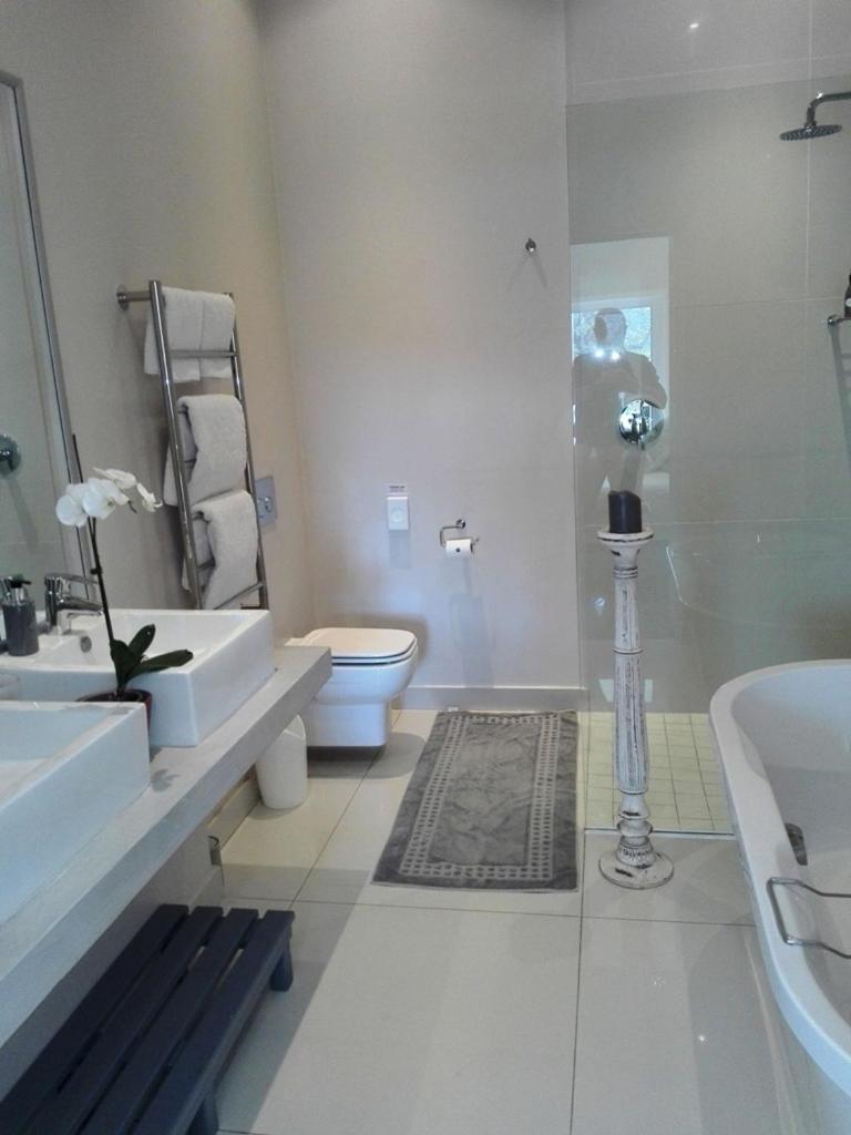 Double Room - Photo 6