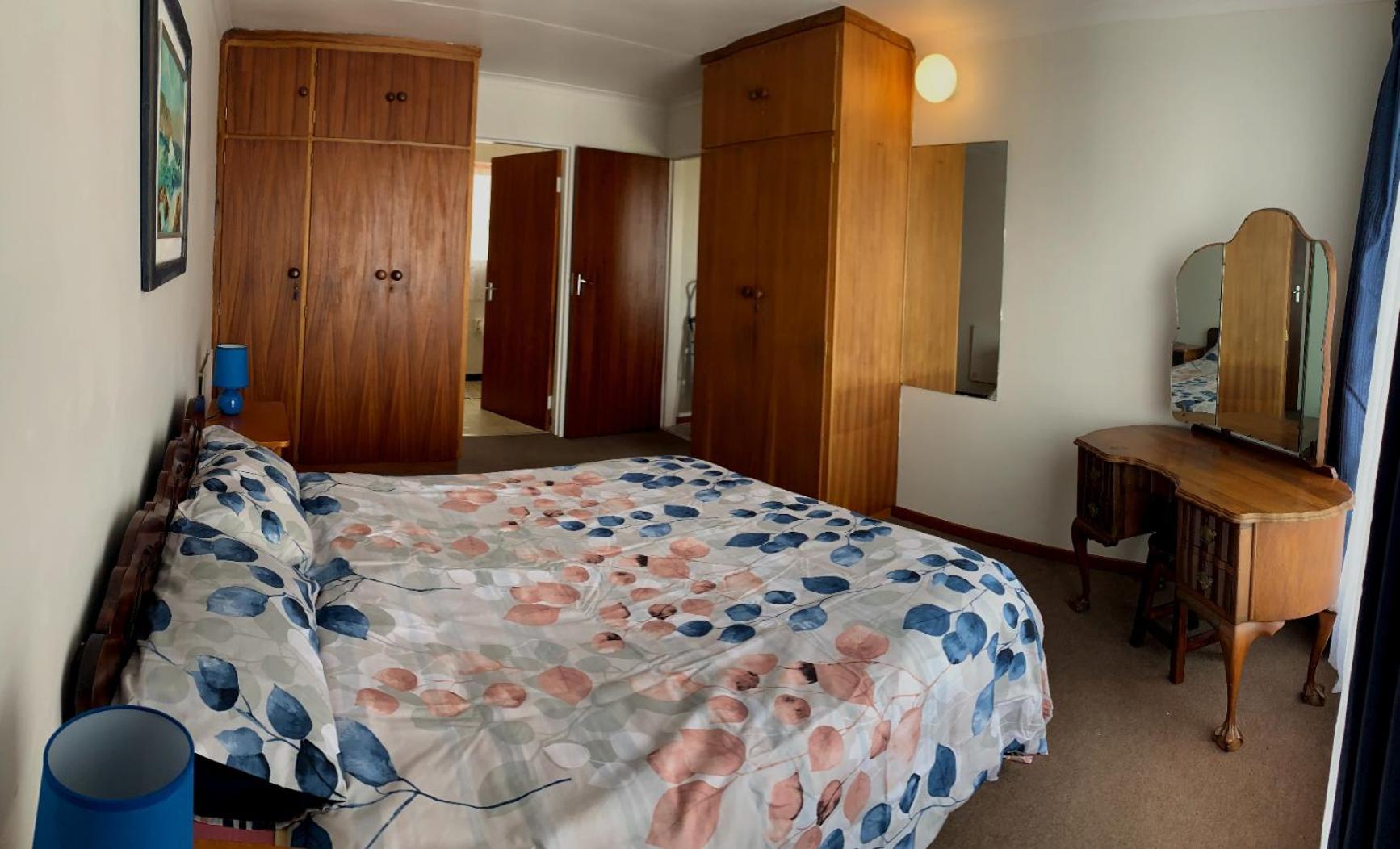 Three-Bedroom House - Photo 11