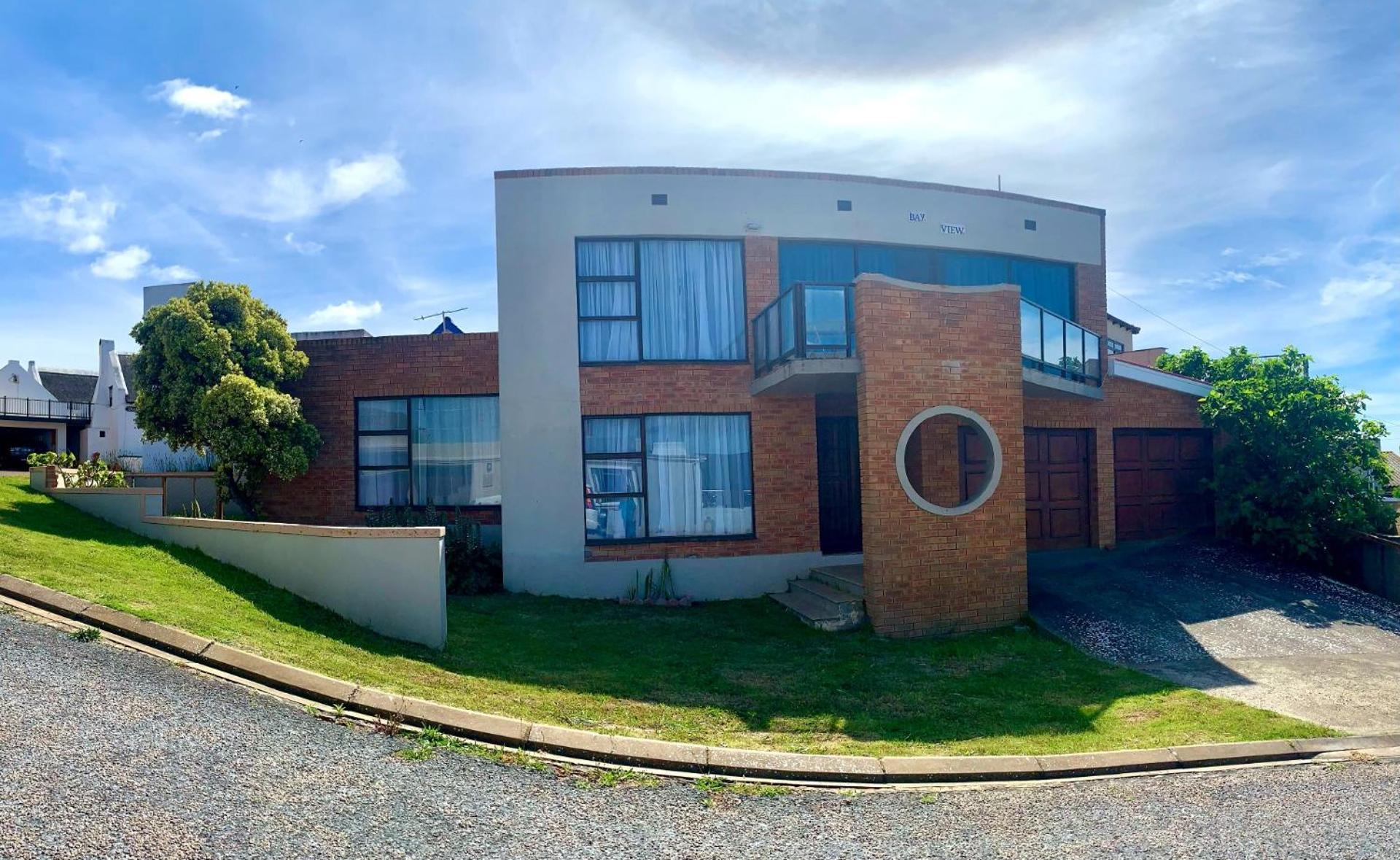 Three-Bedroom House - Photo 19