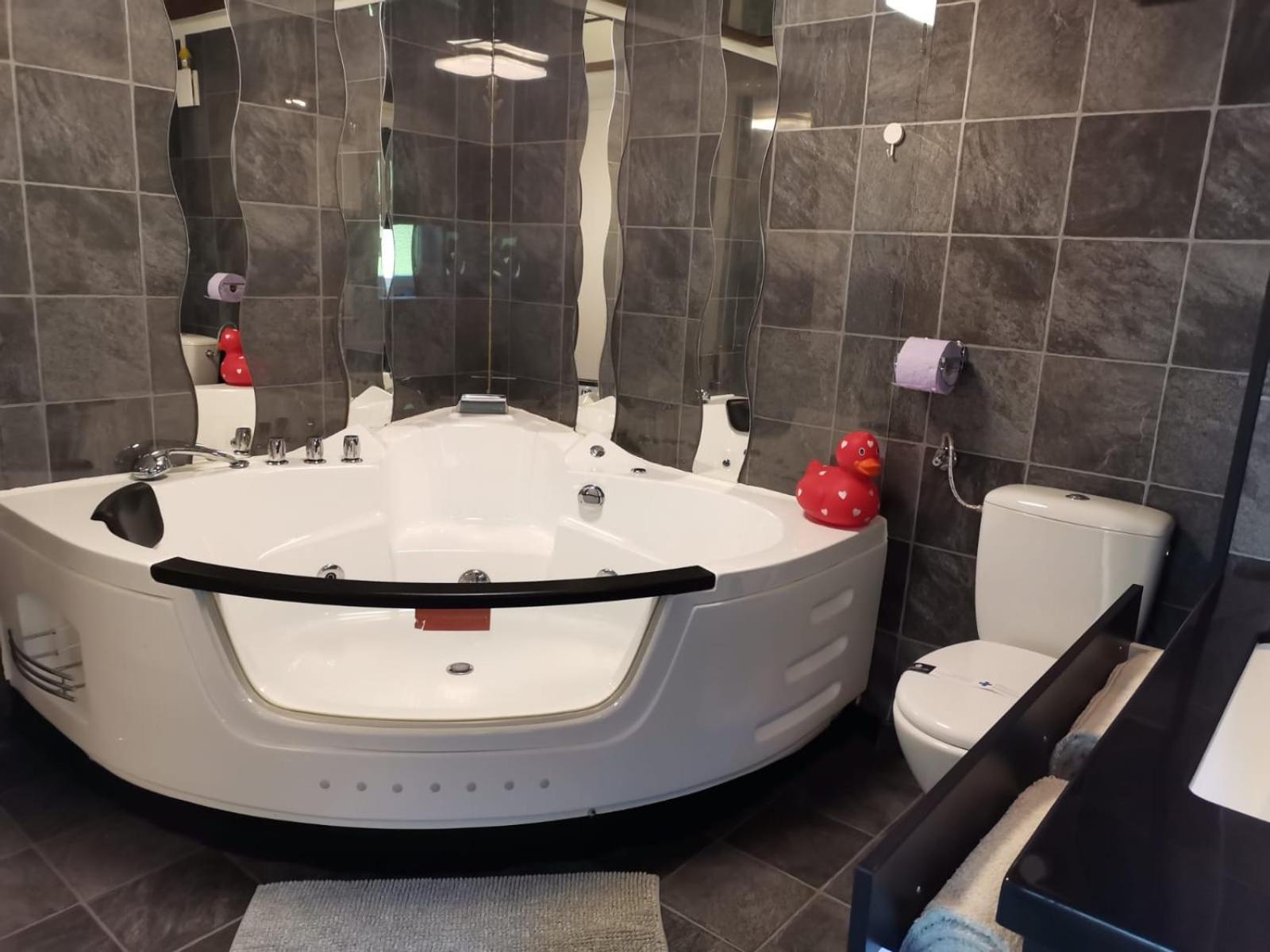 Deluxe Apartment jacuzzi - Photo 4