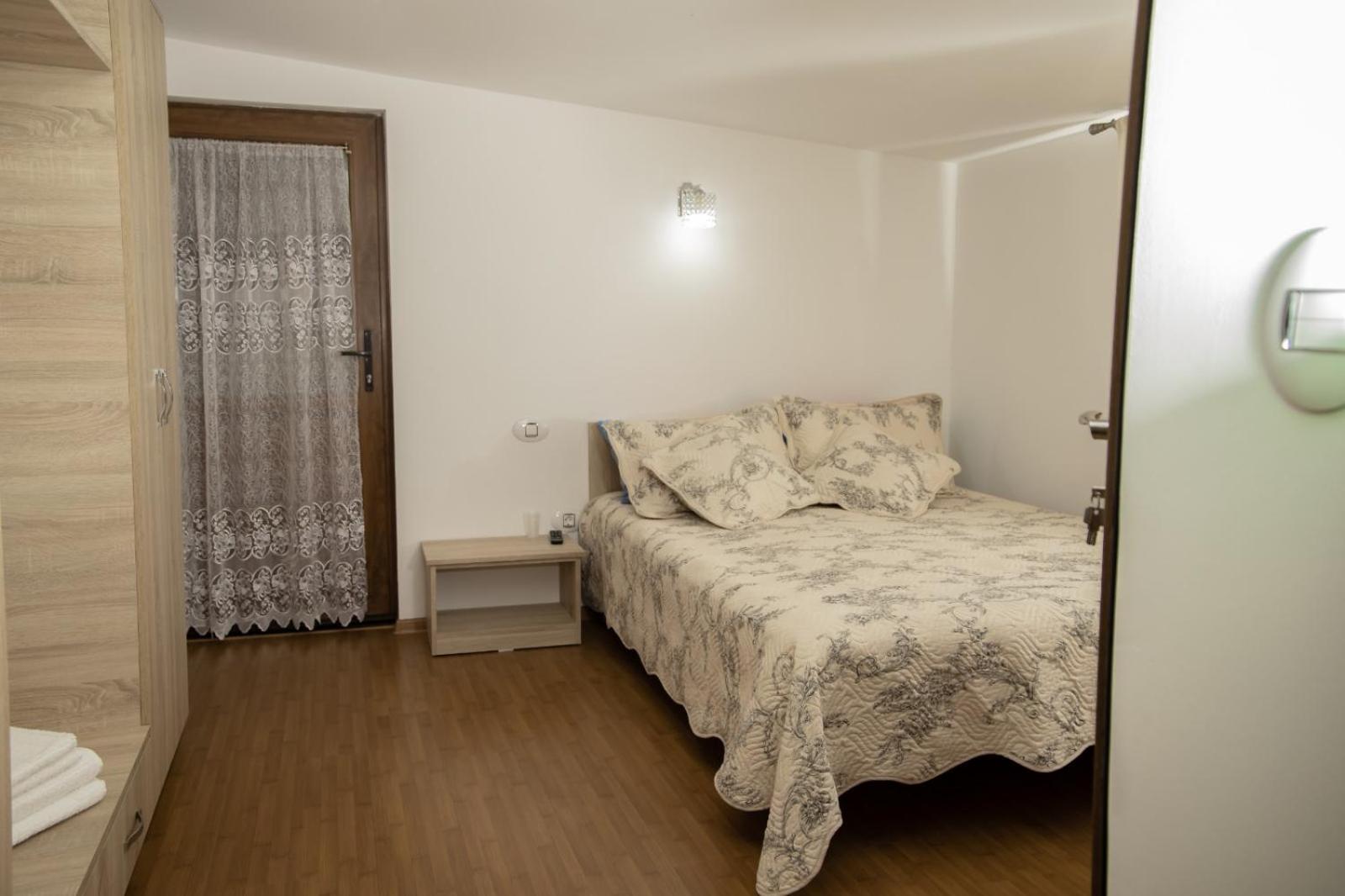 Deluxe Double Room with Balcony - Photo 1