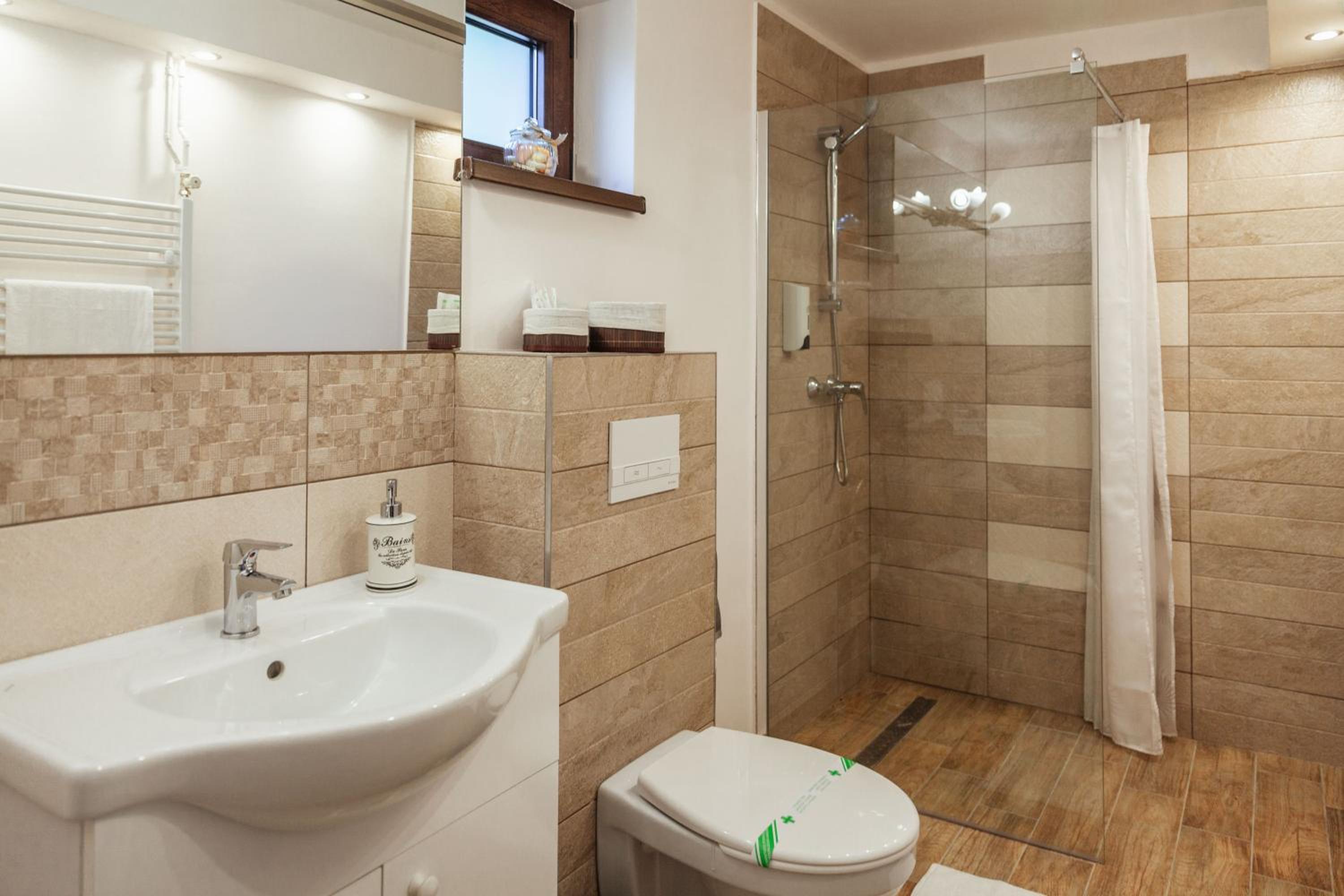 Standard Triple Room - Photo 5