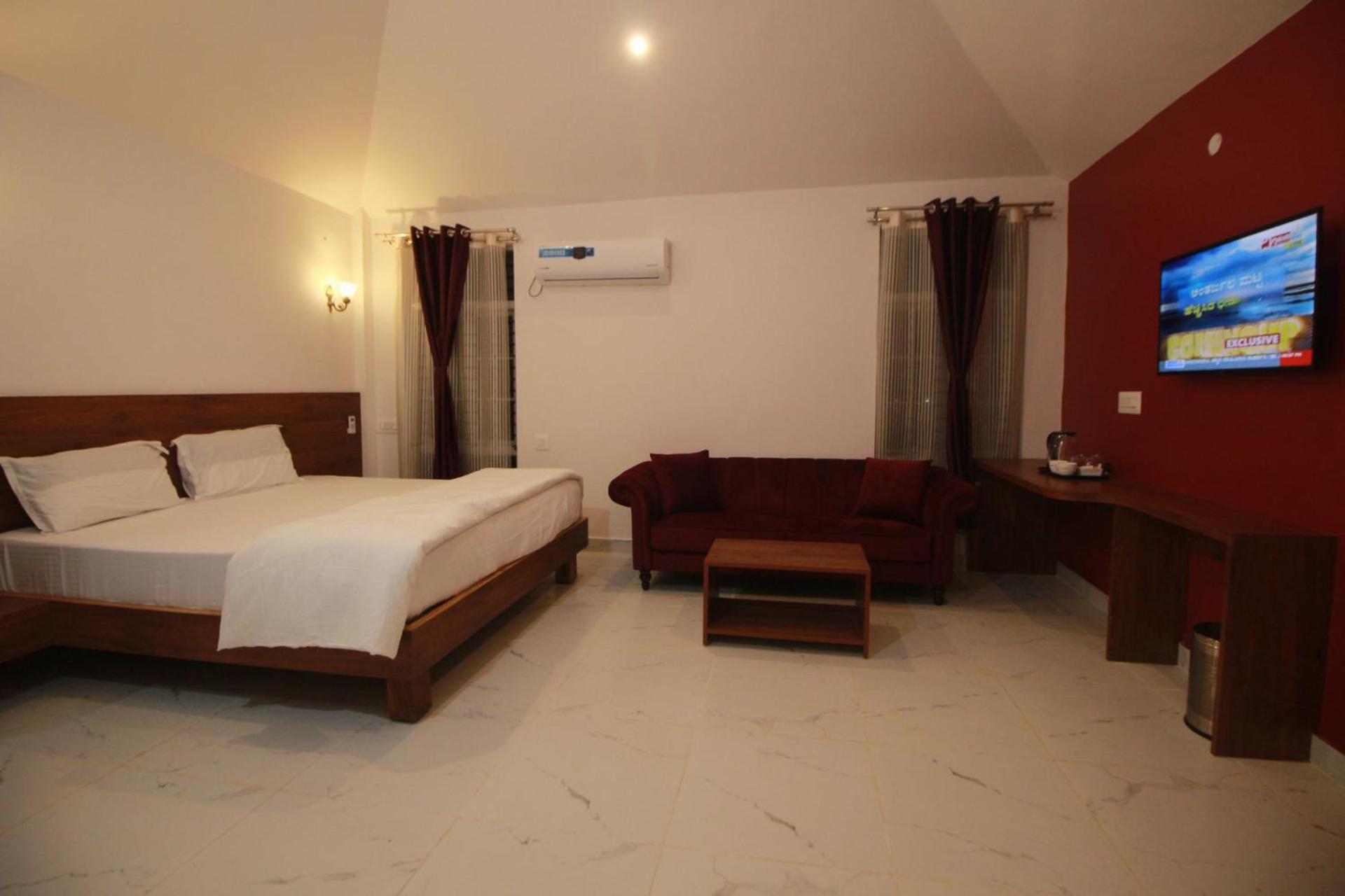 Superior King Room - Photo 5